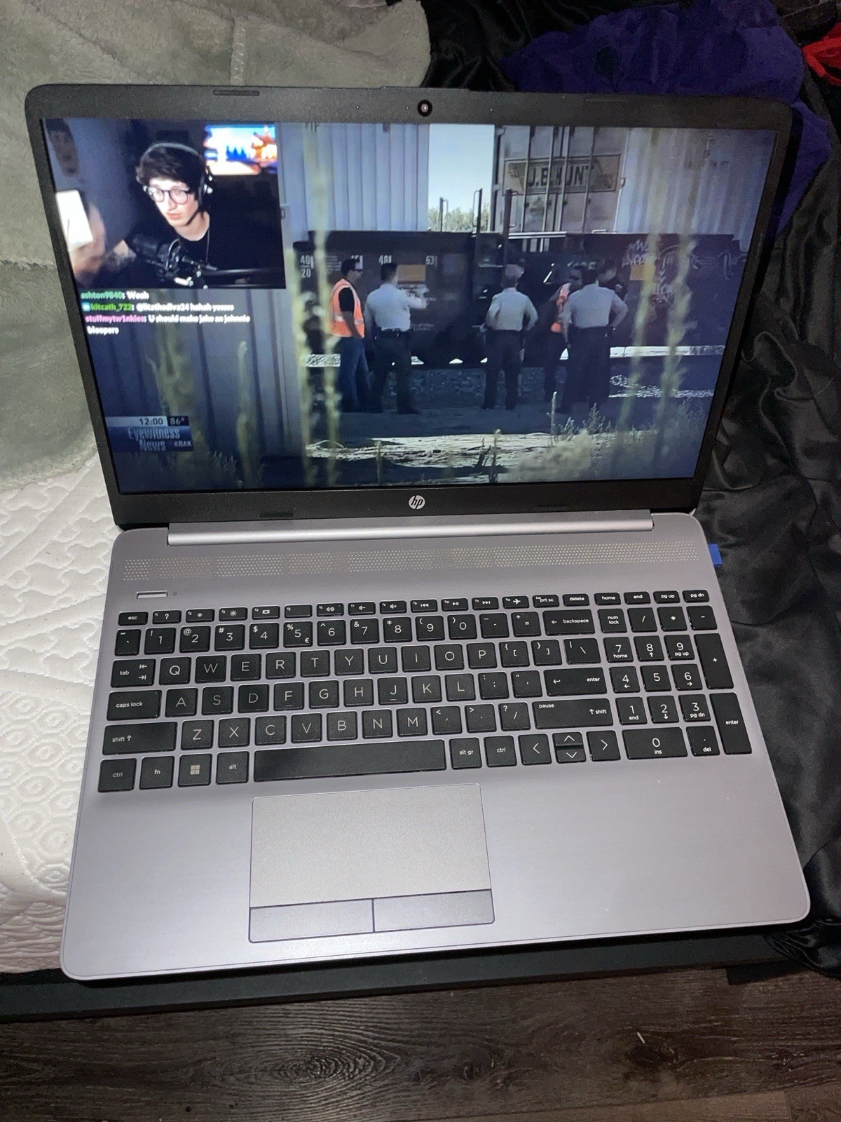 HP 255 G9 Notebook Laptop AMD Ryzen 5 5625U 16GB RAM 932GB SSD 15.6″ Silver