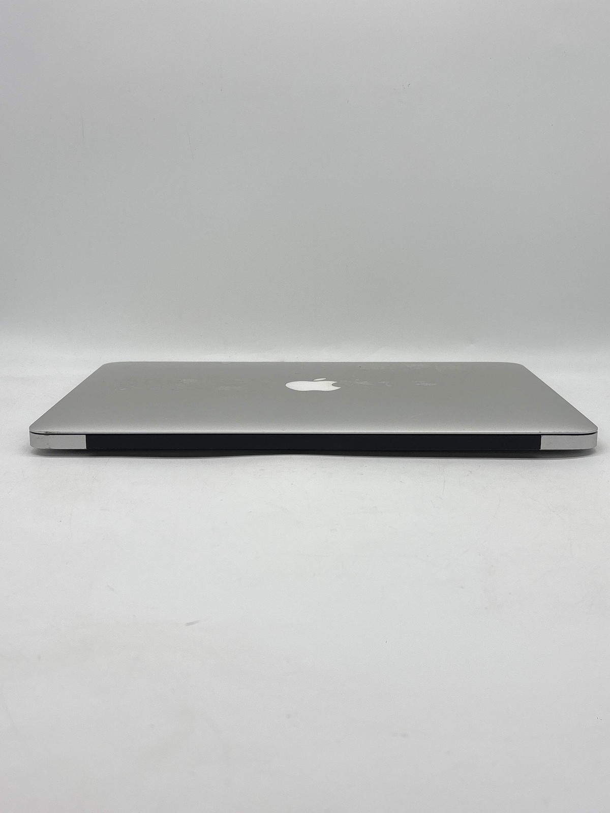 Apple MacBook Air 13″ A1466 2015 Intel Core i5 4GB RAM 256GB SSD Silver – Used