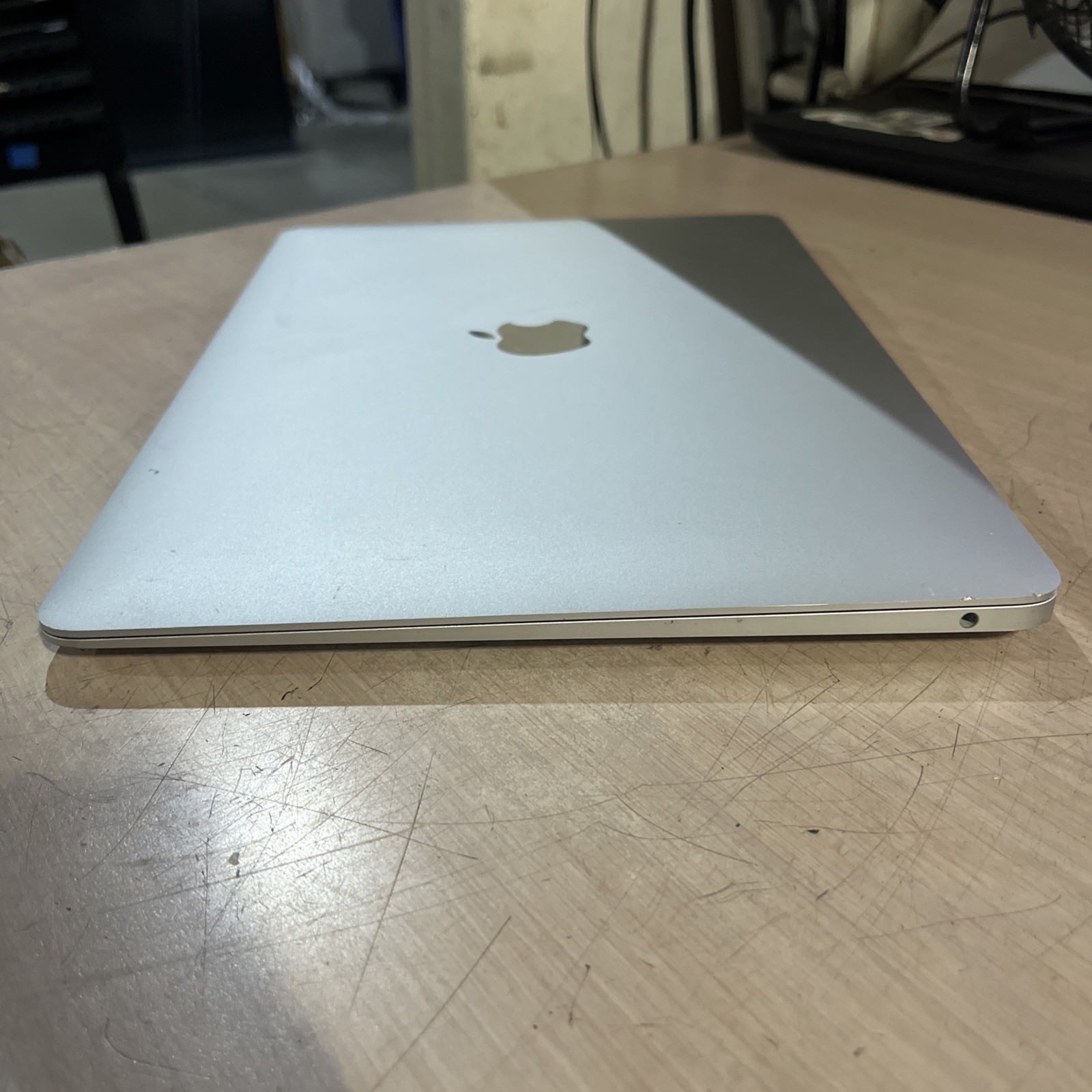 APPLE MACBOOK AIR 13″ SCISSOR, 2020 CORE I3-1000NG4 1.1GHZ 8GB RAM 256SSD /