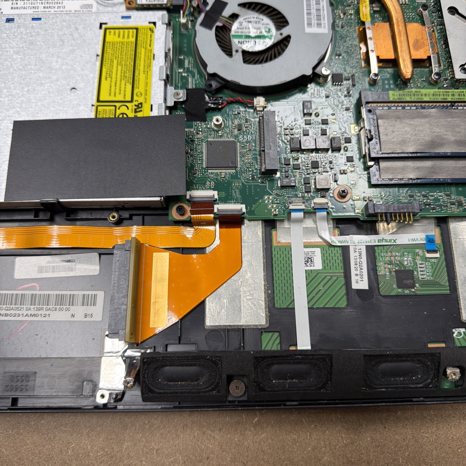 *BROKEN SCREEN Asus Notebook Q550L – 15.6″ FHD Touch i7-4500U 8GB RAM NO HD/OS