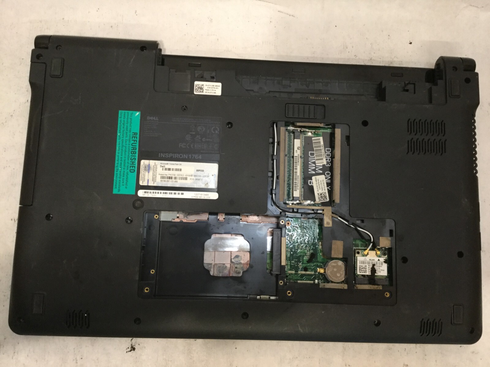 Dell Inspiron 1764 / Intel Core i3 UNKNOWN SPECS / (CRACKED/MISSING PARTS!) -MR