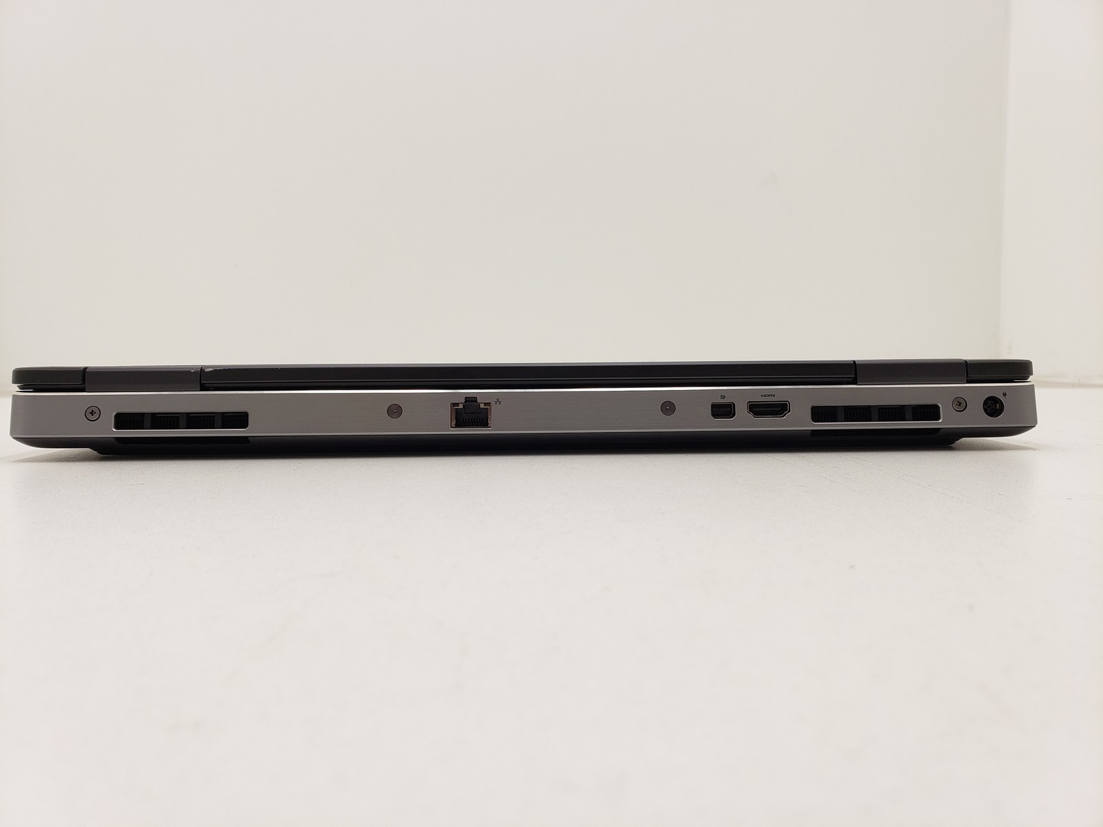 Dell Precision 7540 Intel Xeon E-2276M 16GB RAM 256GB SSD RTX3000 Win 11 Laptop.