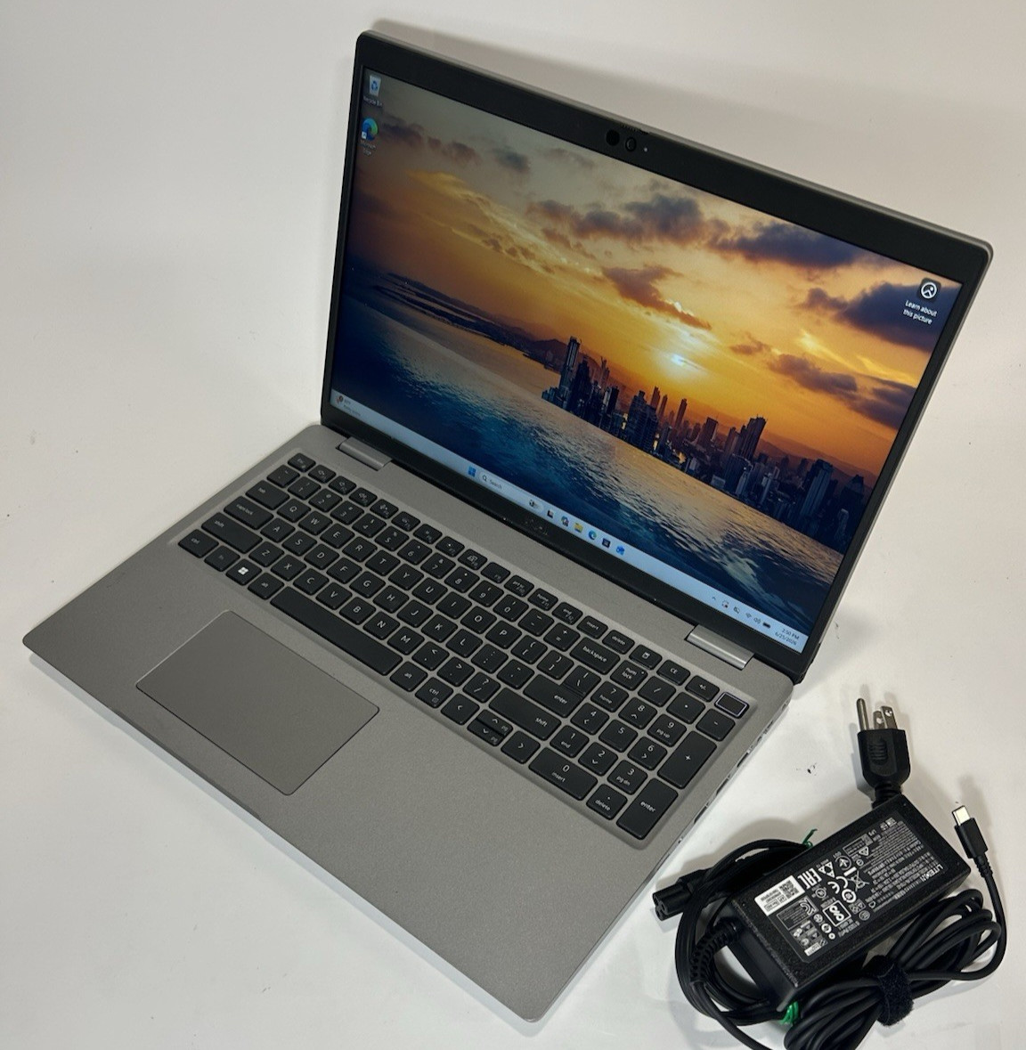 Dell Latitude 5530 15.6″ Laptop Intel i5-1245U – 8GB RAM – 256GB NVMe – W11P