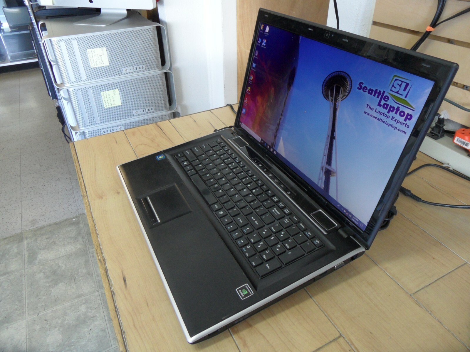 Nobilis N5028 Laptop 4 Parts Booted Windows Hard Drive Wiped *READ*