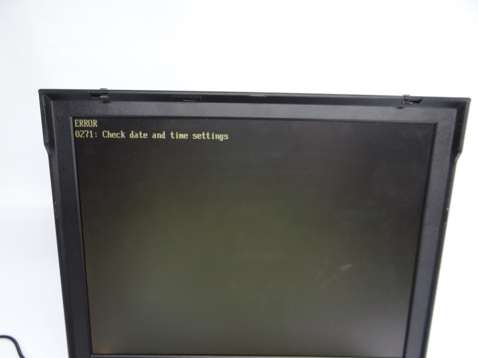 Vintage IBM ThinkPad A31 Type 2652 Laptop Boots to BIOS