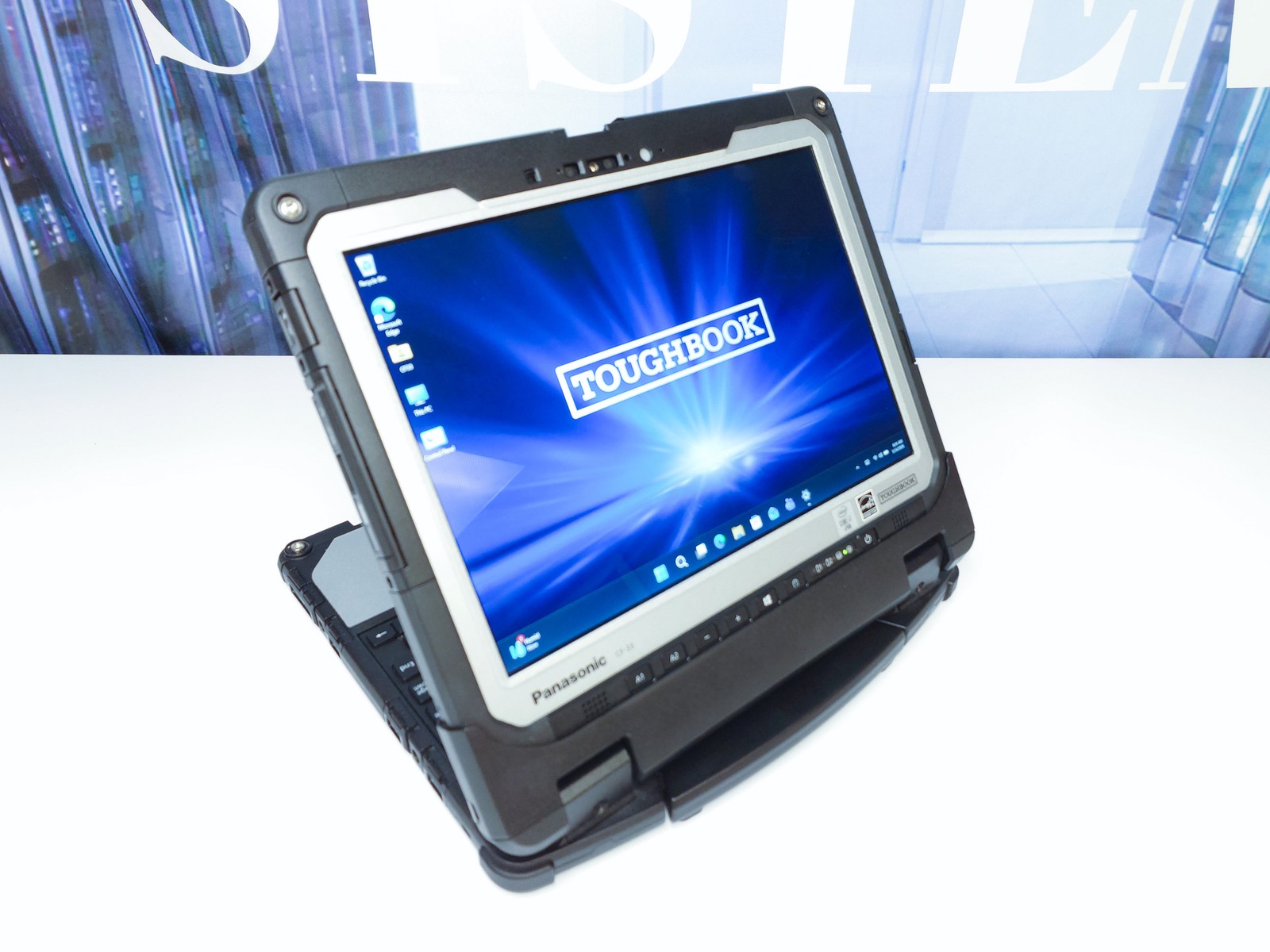 Panasonic Toughbook CF33 Core i7 10th 1.1GHz 16GB RAM 512GB Win 11 Pro Touch 0HR