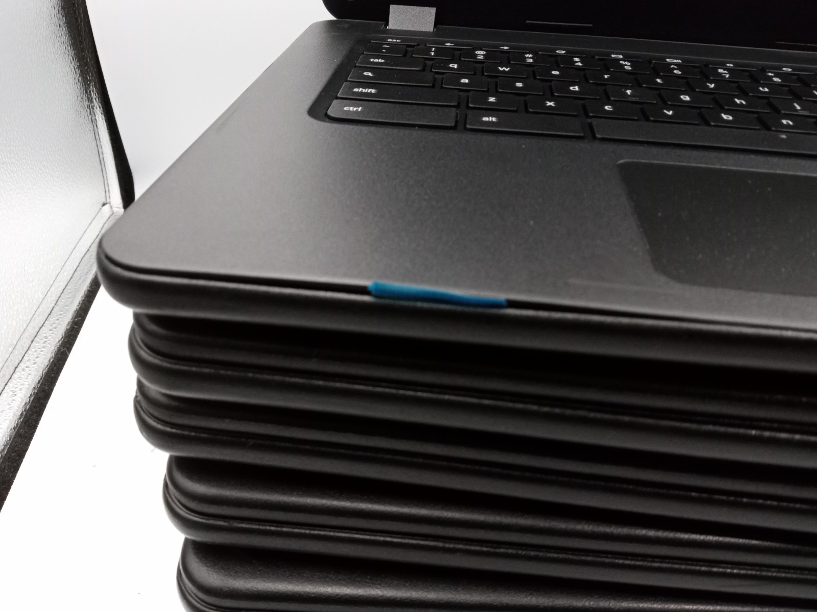 Lot of 8 – Lenovo N42-20 14″ Chromebook Laptops – FOR PARTS – VARIOUS ISSUES -RR
