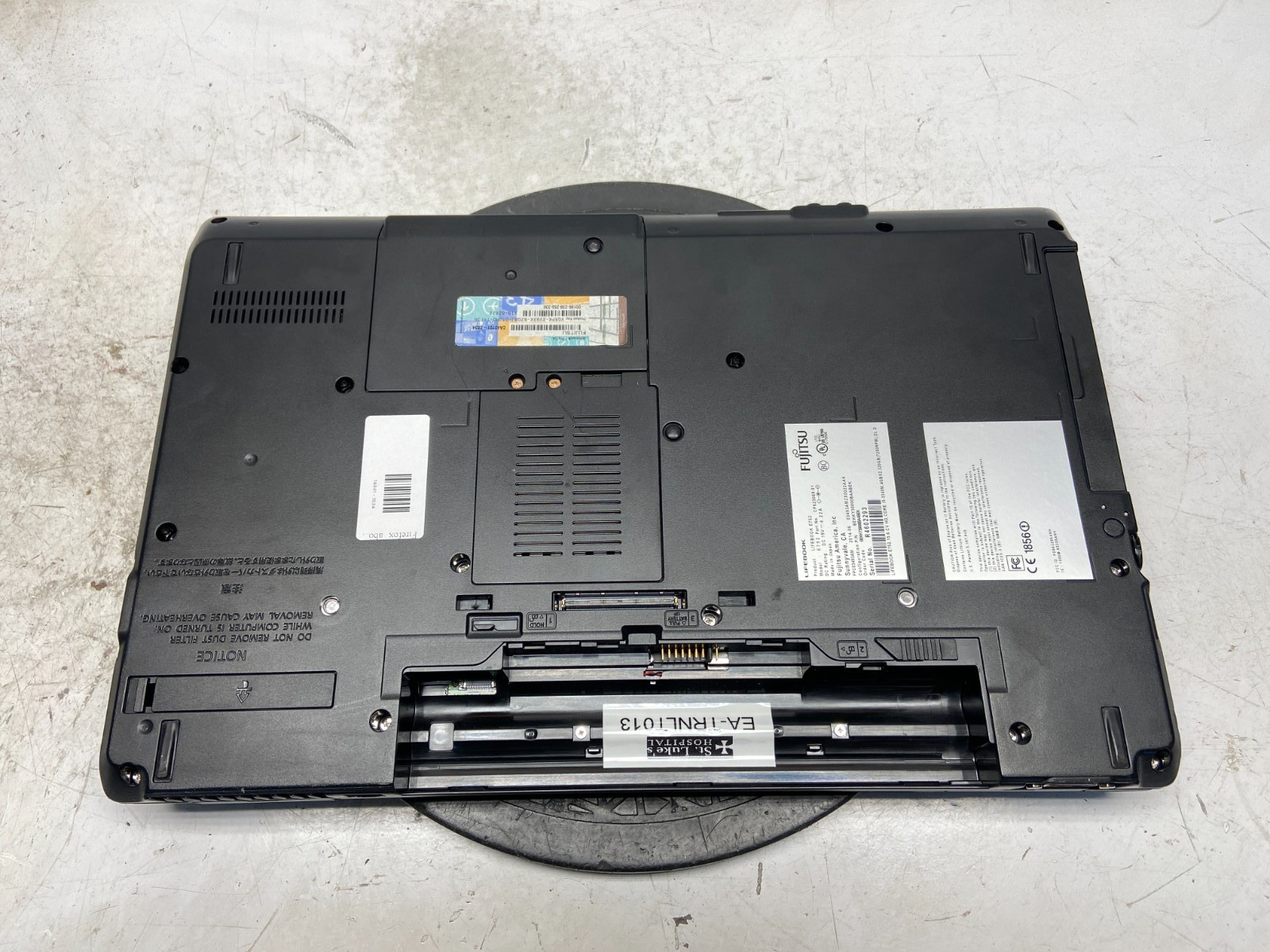 Fujitsu LifeBook E752 Intel i5-3340M 2.7GHz 4 GB NO HDD