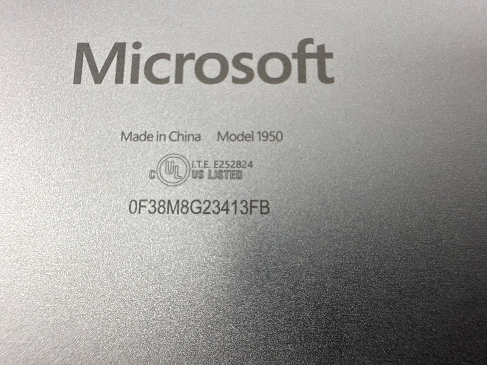 Microsoft Surface Laptop 5 13.5” 1950 Intel Core i7-1265U 16GB RAM 512GB NVME
