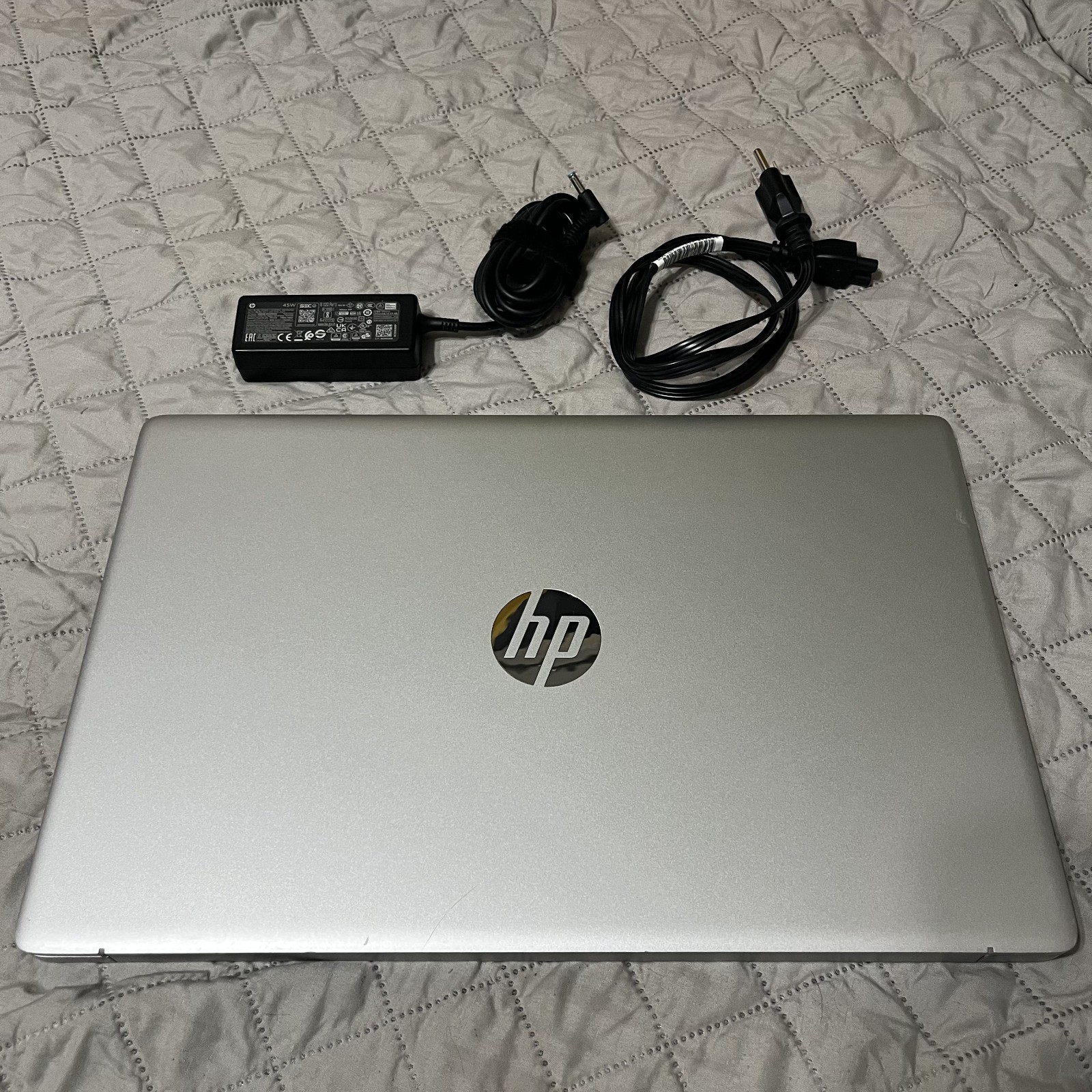 Silver HP 17.3″ HD+ Laptop/Notebook HP (Great Christmas/Back-to-School Gift!)