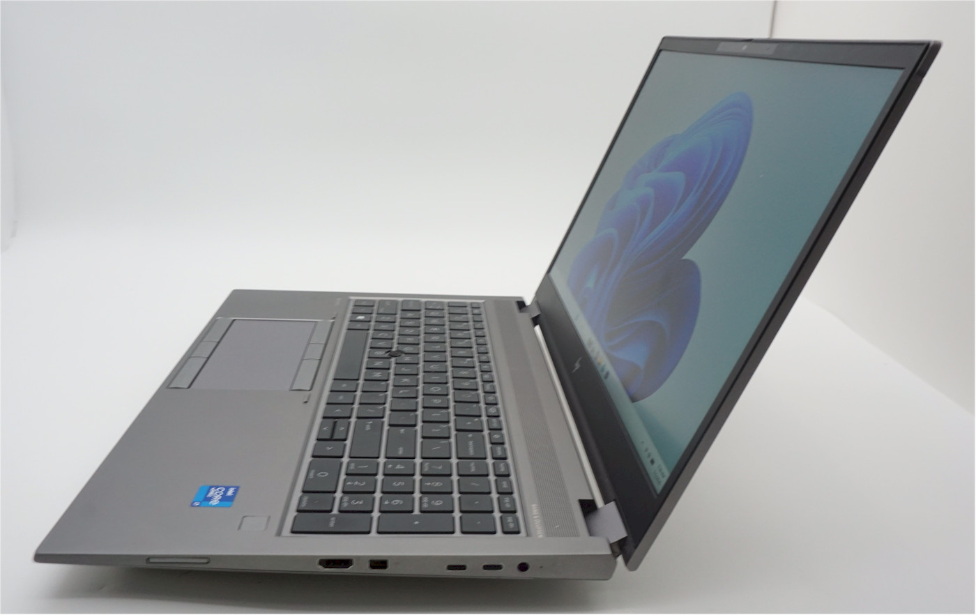 HP Zbook Fury 15.6″ G8 Laptop i7-11850H 32GB 1TB NVIDIA RTX A4000 8GB Backlit KB