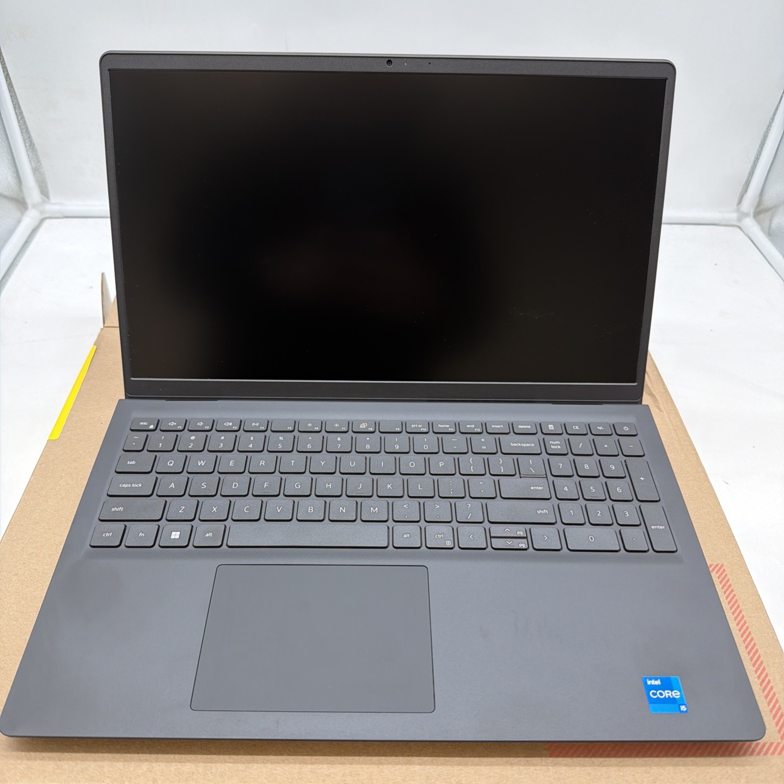Dell PV15250 Pro 15 Essential 15.6″ Notebook 512GB 16GB i5 – Full HD 120HZ V2T7P