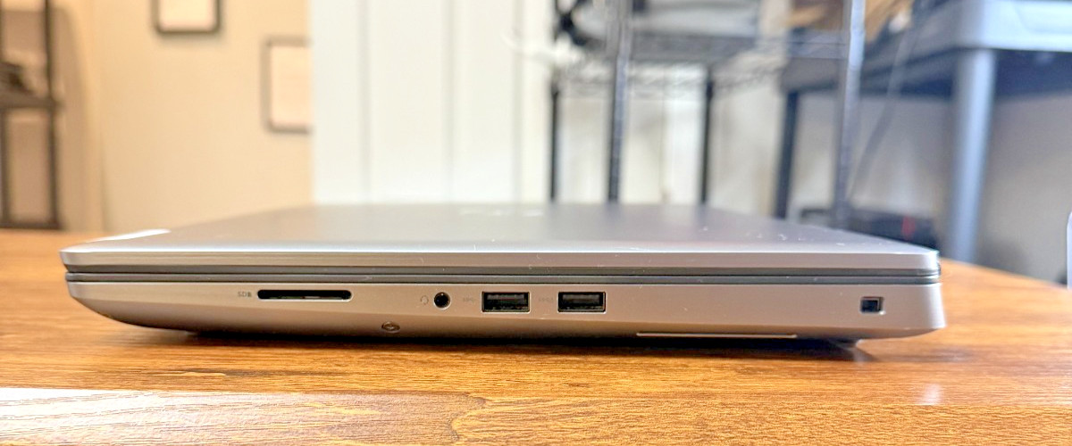 Dell Precision 7560 Intel(R) Core(TM) i9-11950H 32 GB RAM 1 TB SSD 15.6″