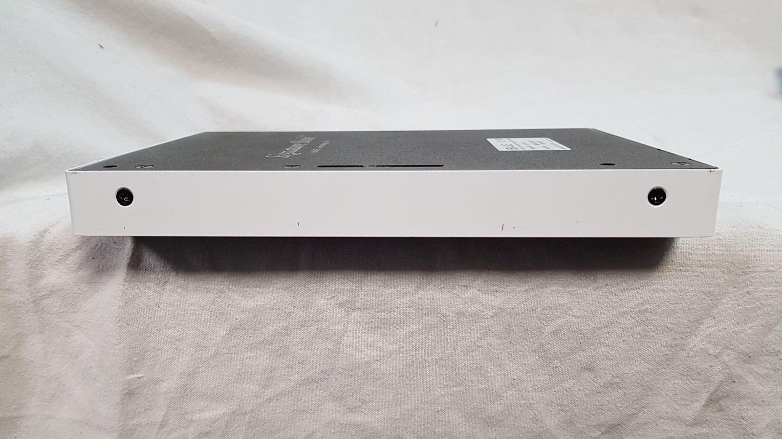 iBase se-102-n Intel Atom E3950 4GB 64GB SSD NO OS Mini PC Digital Signage