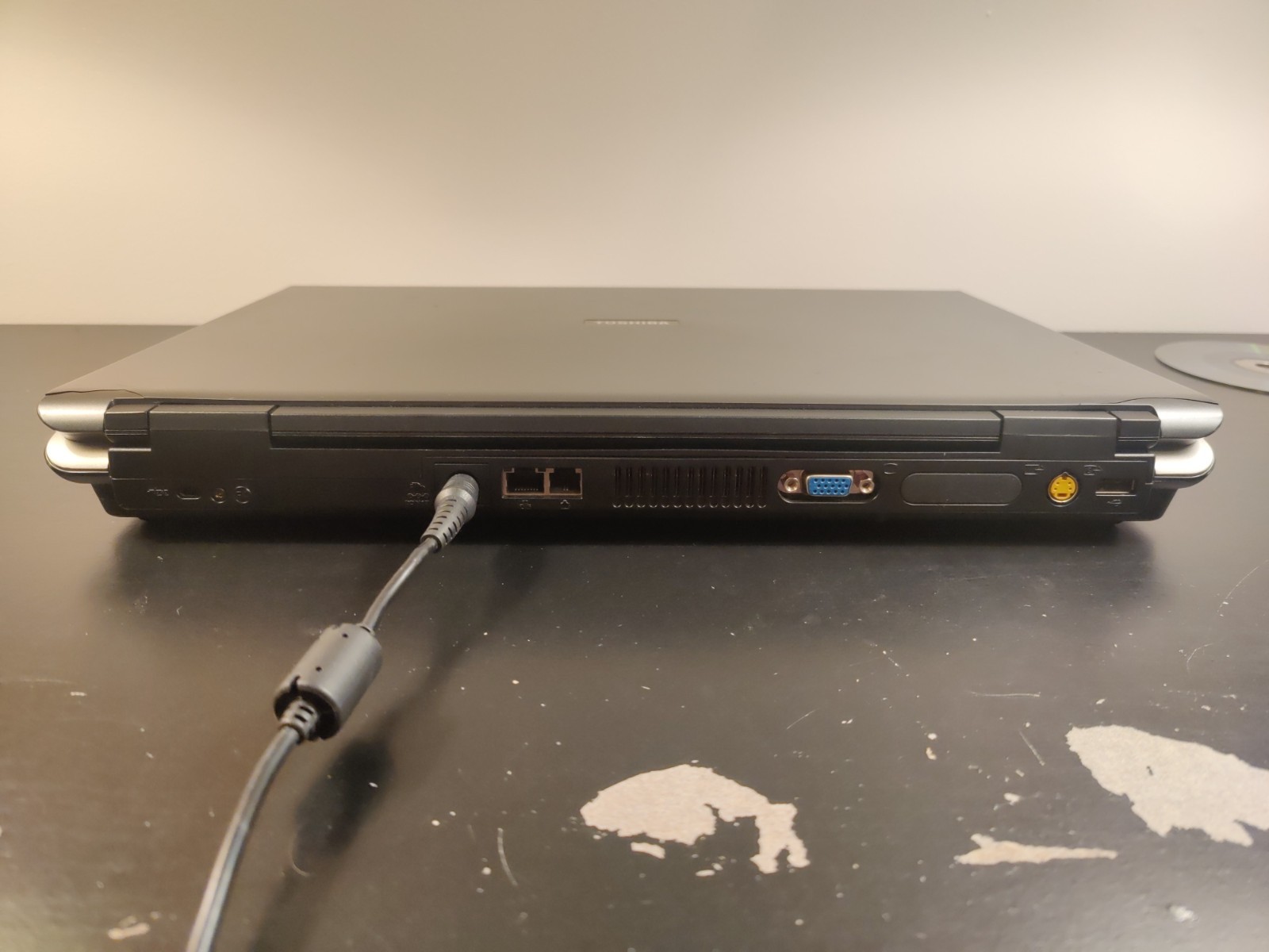Toshiba Satellite P105 S6084 Retro Laptop Core 2 Duo 1GB RAM 160GB HDD w/charger