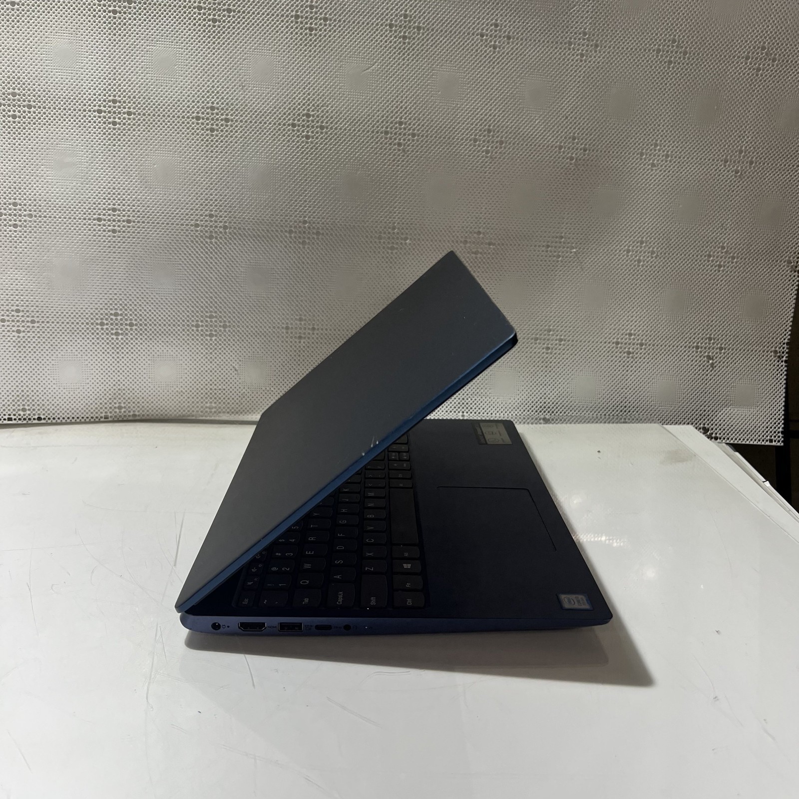 LENOVO IDEAPAD 330S i3-8130U@2.20GHz 12GB RAM 256GB NVMe Win-10H