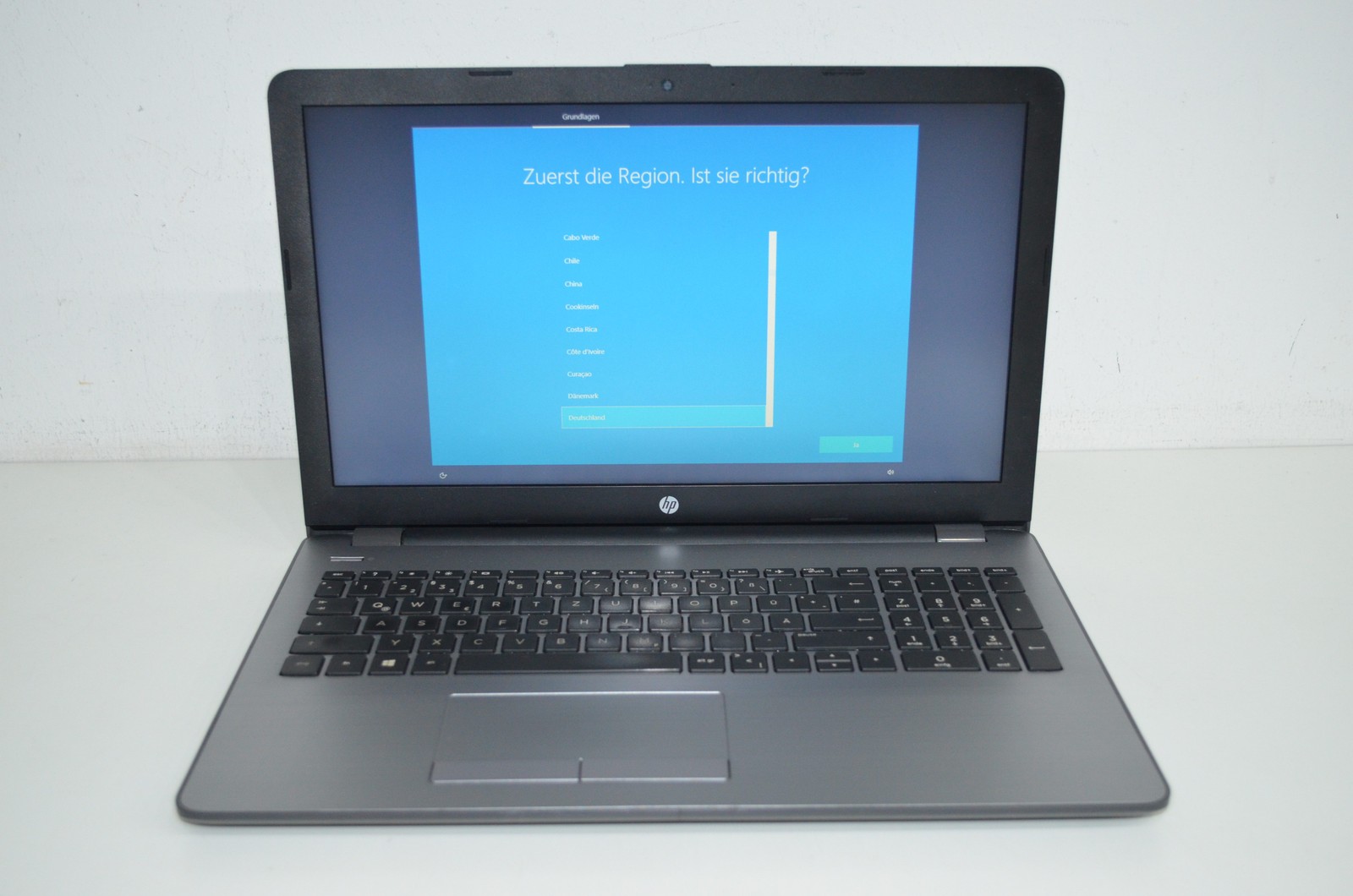 HP 255 G6 Laptop – AMD A6-9220 Radeon R4 – 8GB RAM – 1TB HDD – WIN10Pro