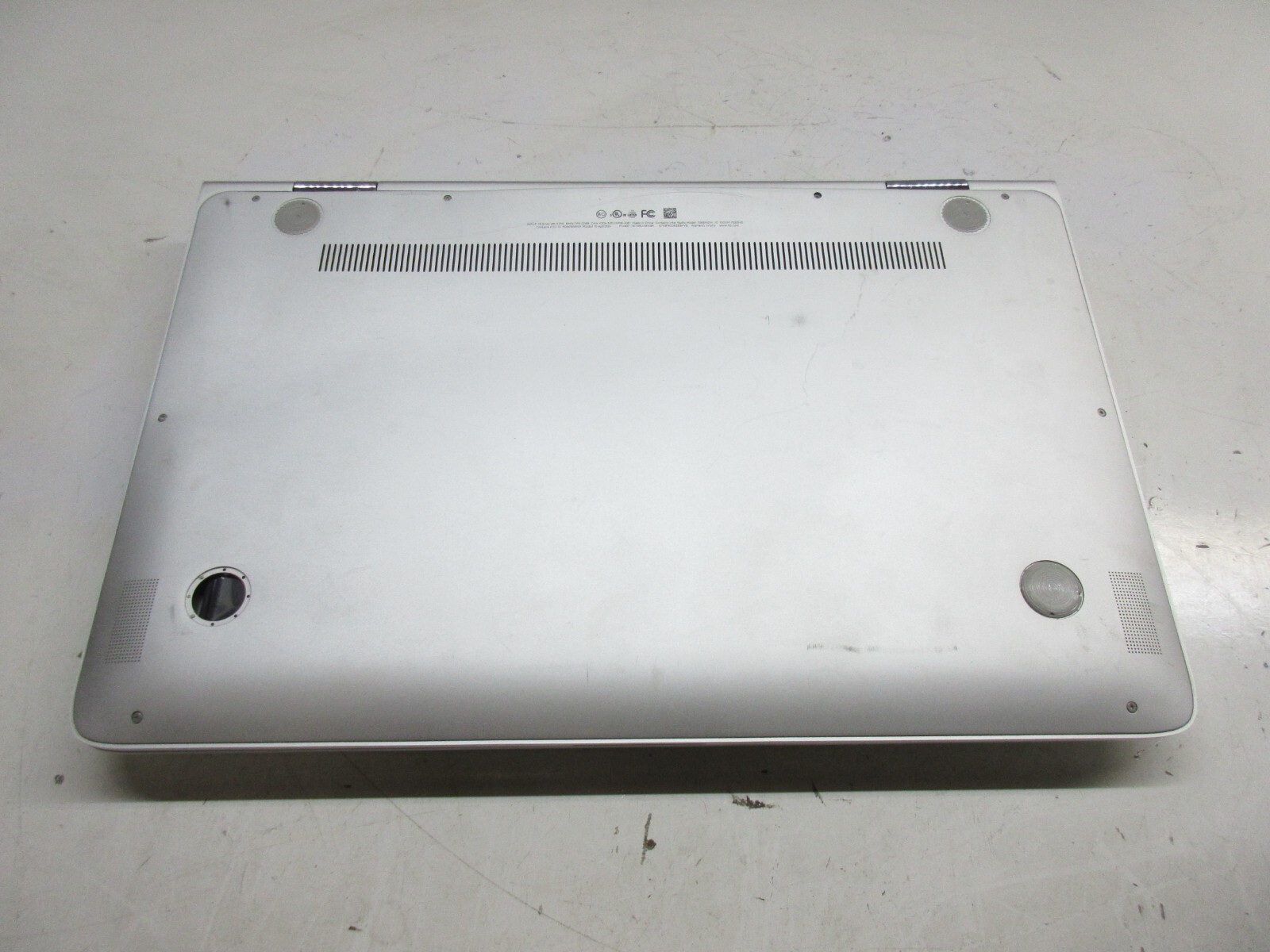 HP Spectre 15-AP012DX Intel Core i7-6th Gen No Ram, NO HDD, No Batt – For Parts
