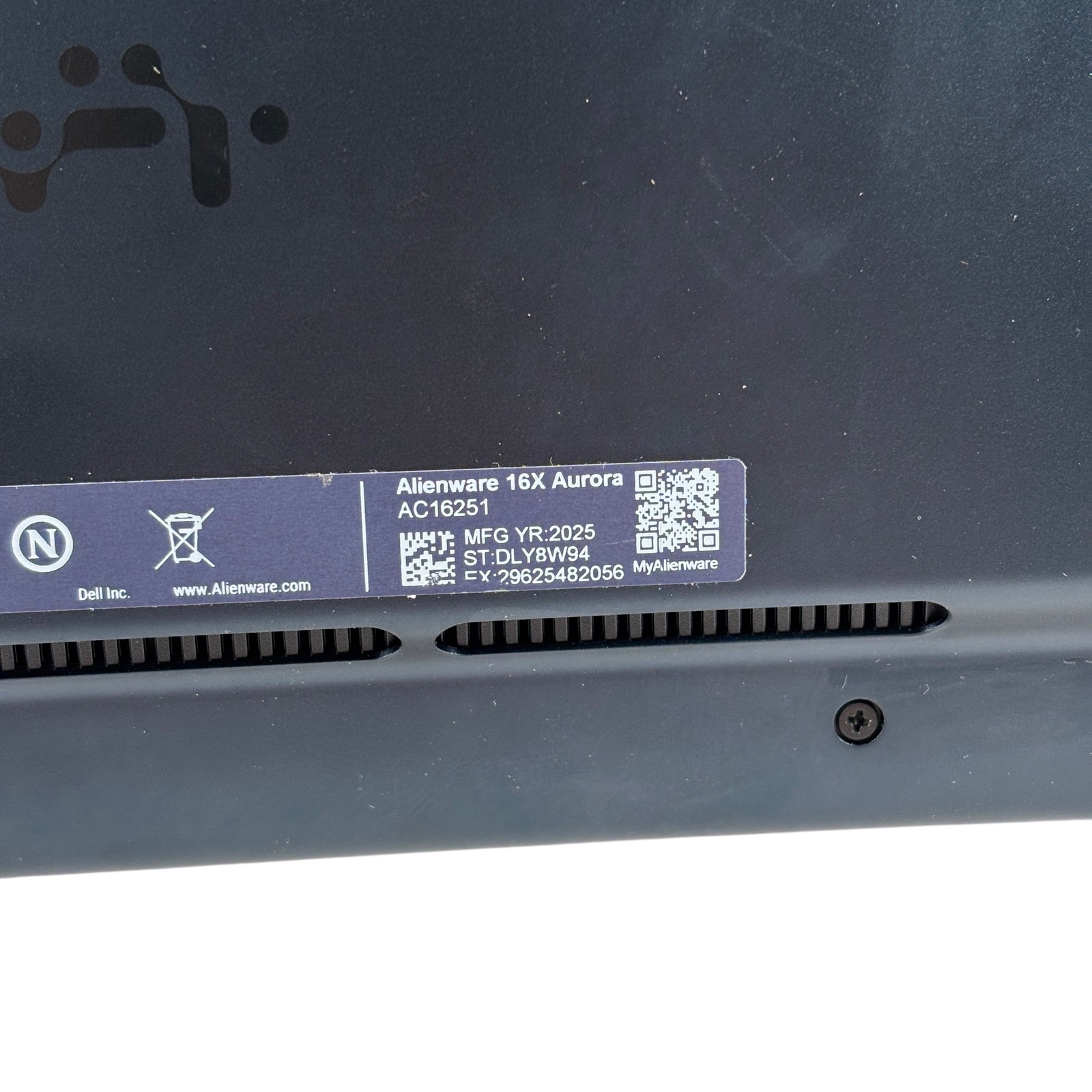 Alienware 16X Aurora AC16251 Ultra 9 275HX 2.7GHz RTX 5060 32GB RAM 1TB SSD 16″