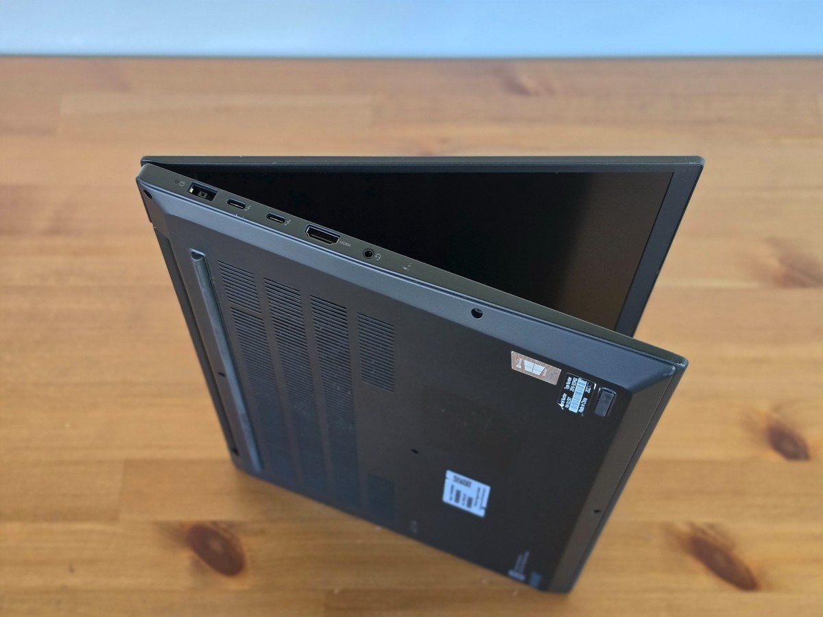 Lenovo ThinkPad X1 Extreme Gen 4 i7-11850H 16″ 4K 3840×2400 16GB NVIDIA RTX 3050