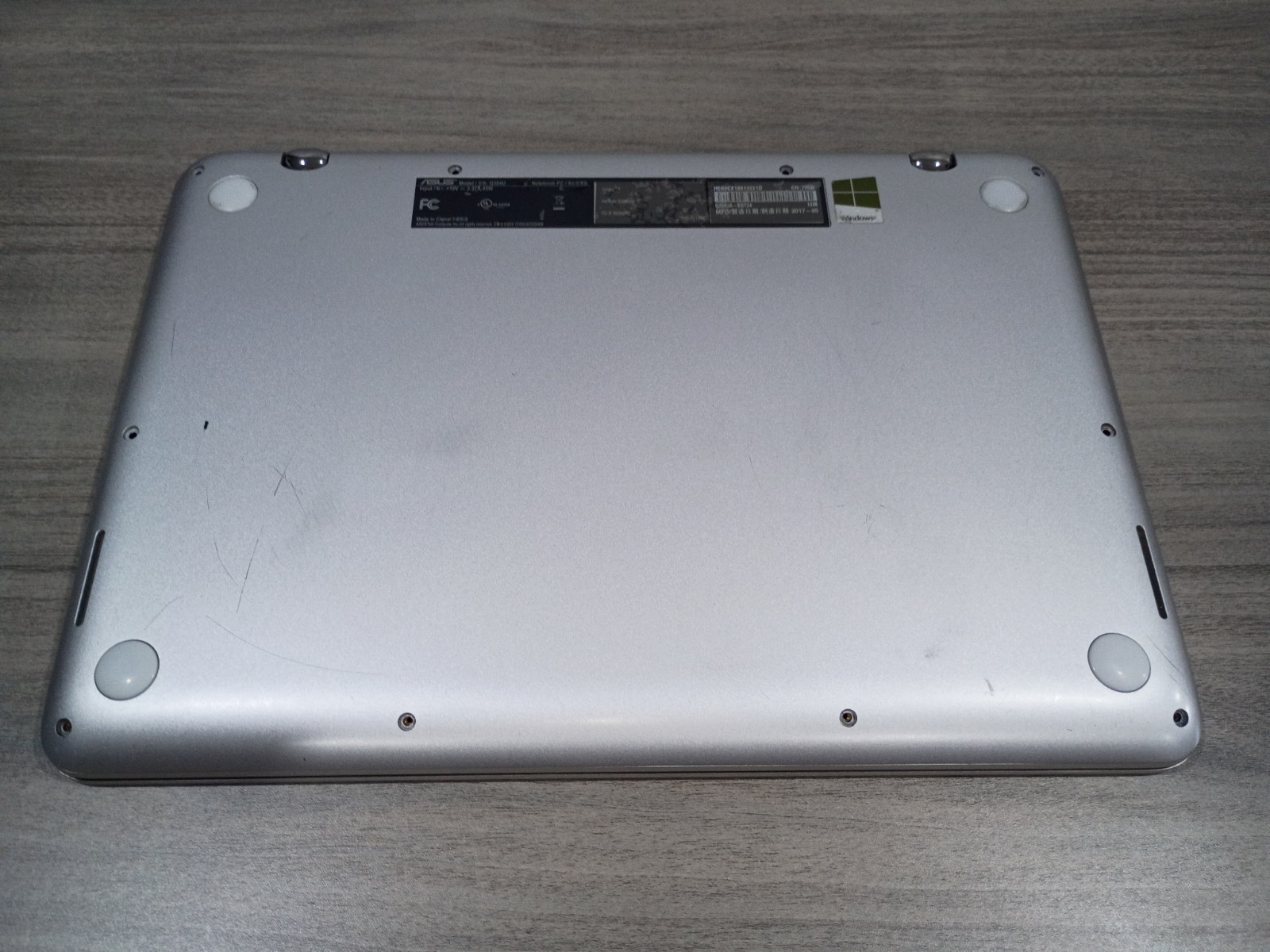 ASUS Q304UA 13.3″ Transformer Flip Core i5 256GB SSD Full HD Backlit Keys Win11