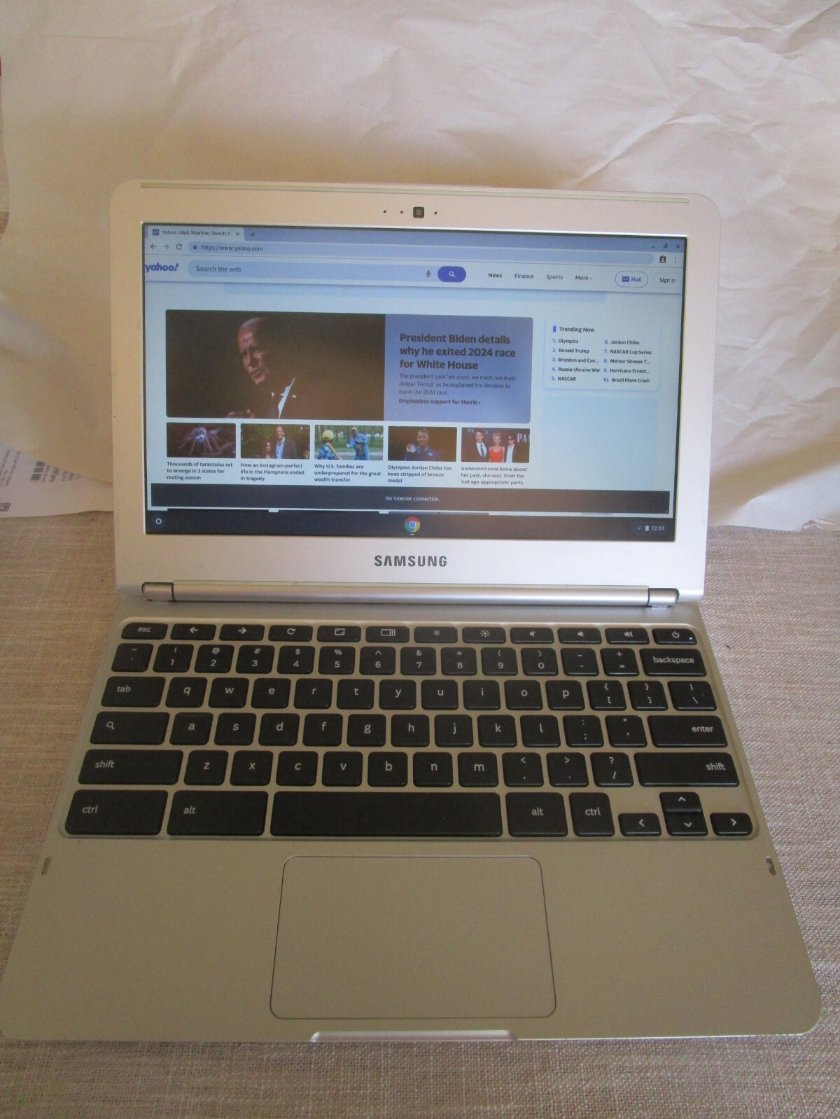 Samsung Laptop Chromebook XE303C12-A01US Dual-Core 1.7GHz 2GB 16GB w/charger