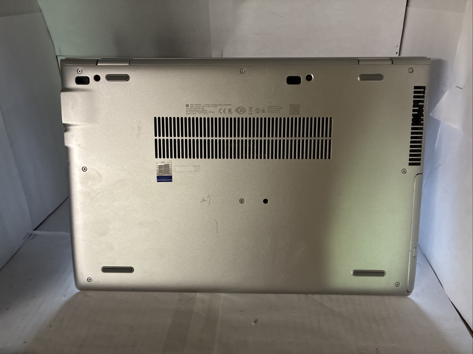HP ProBook i5-8365U 8GB 256GB Win11 Pro Sure View + Docking Station 15.6″