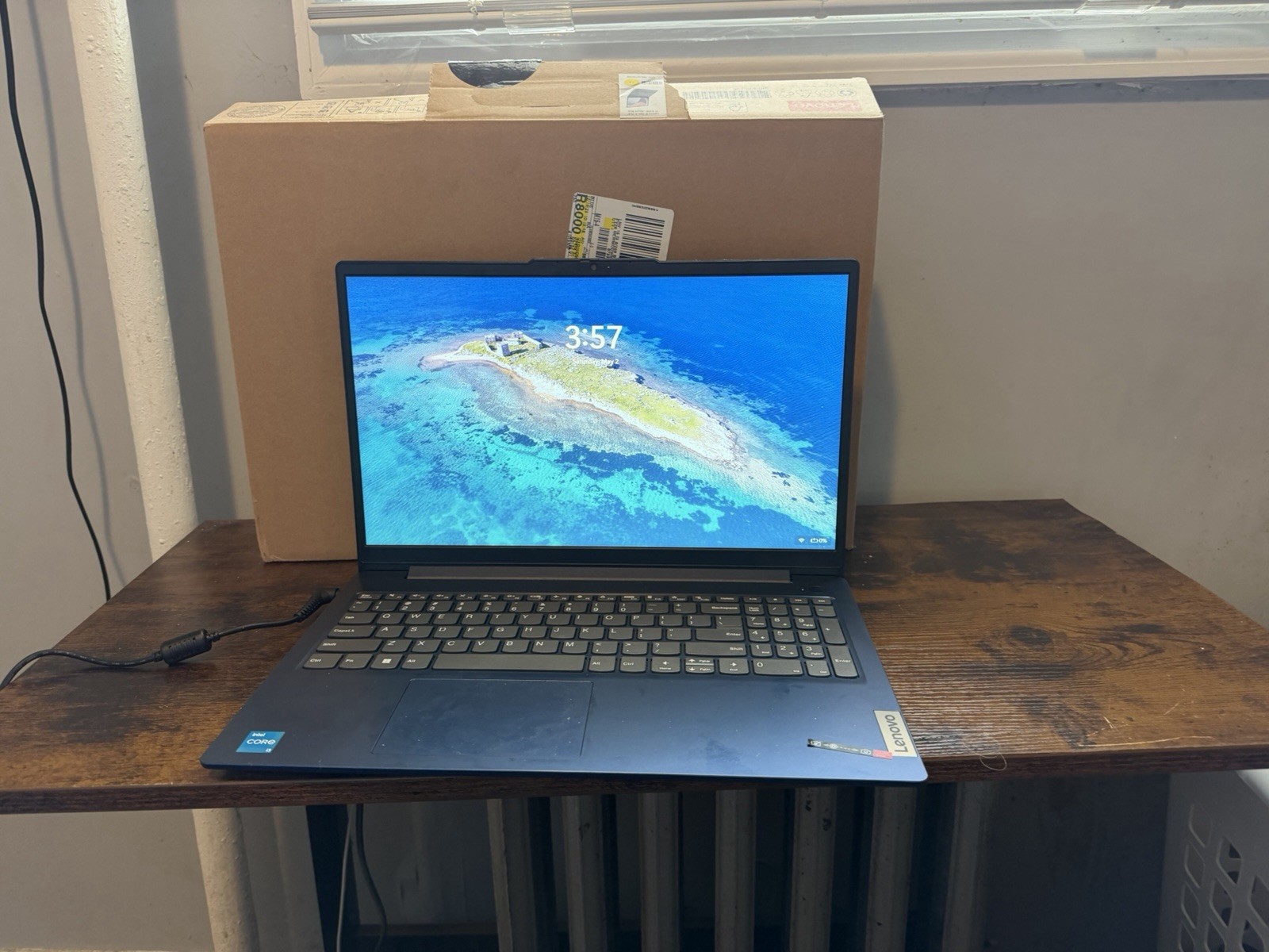 Lenovo IP Slim 3i 15.6″ Notebook Intel i3 8GB 256GB SSD Windows 11 Abyss Blue