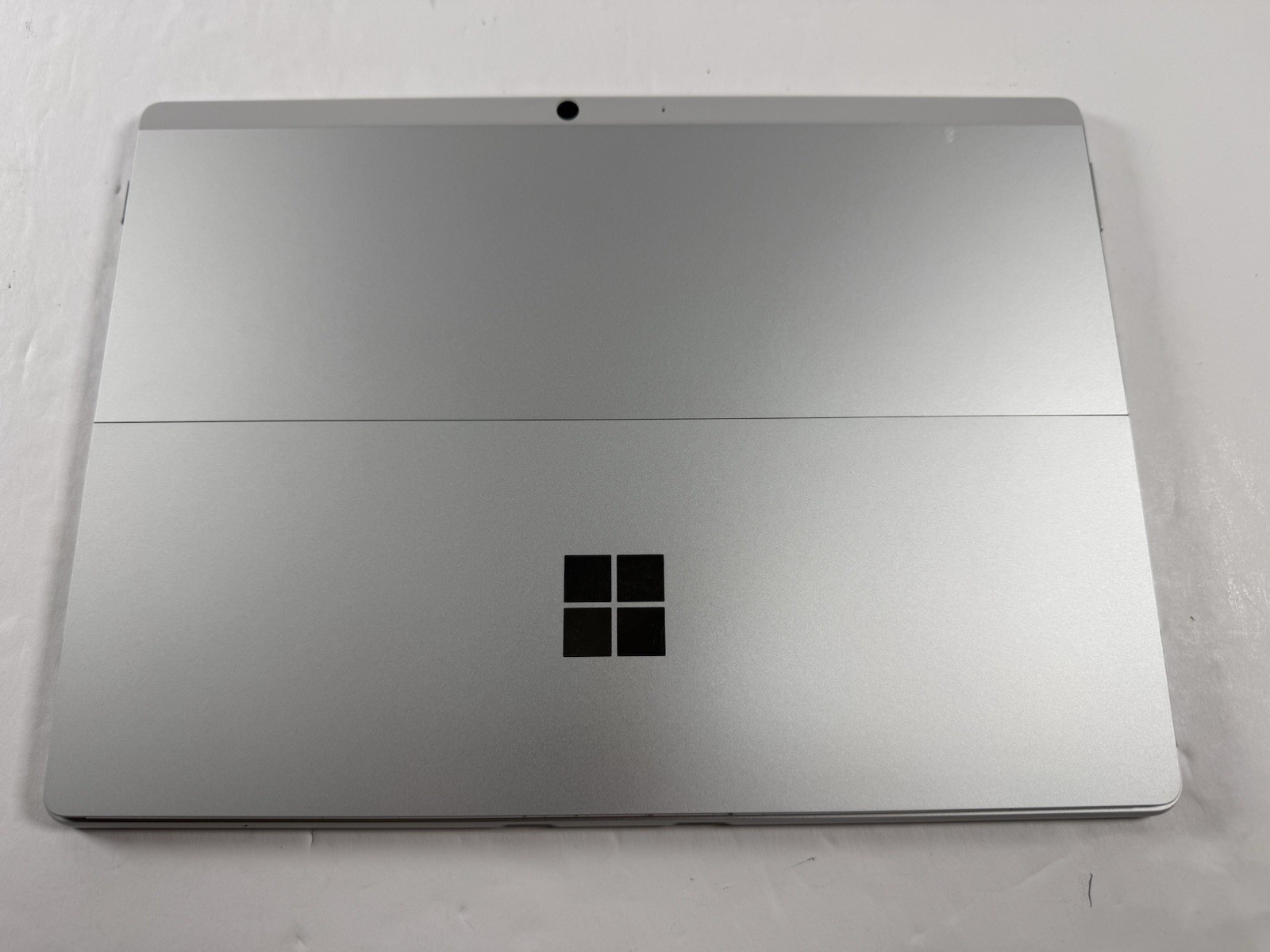Microsoft Surface Pro 8 (1982) i5-1145G7 – 16GB RAM – 256GB 120Hz – Win 11 Pro