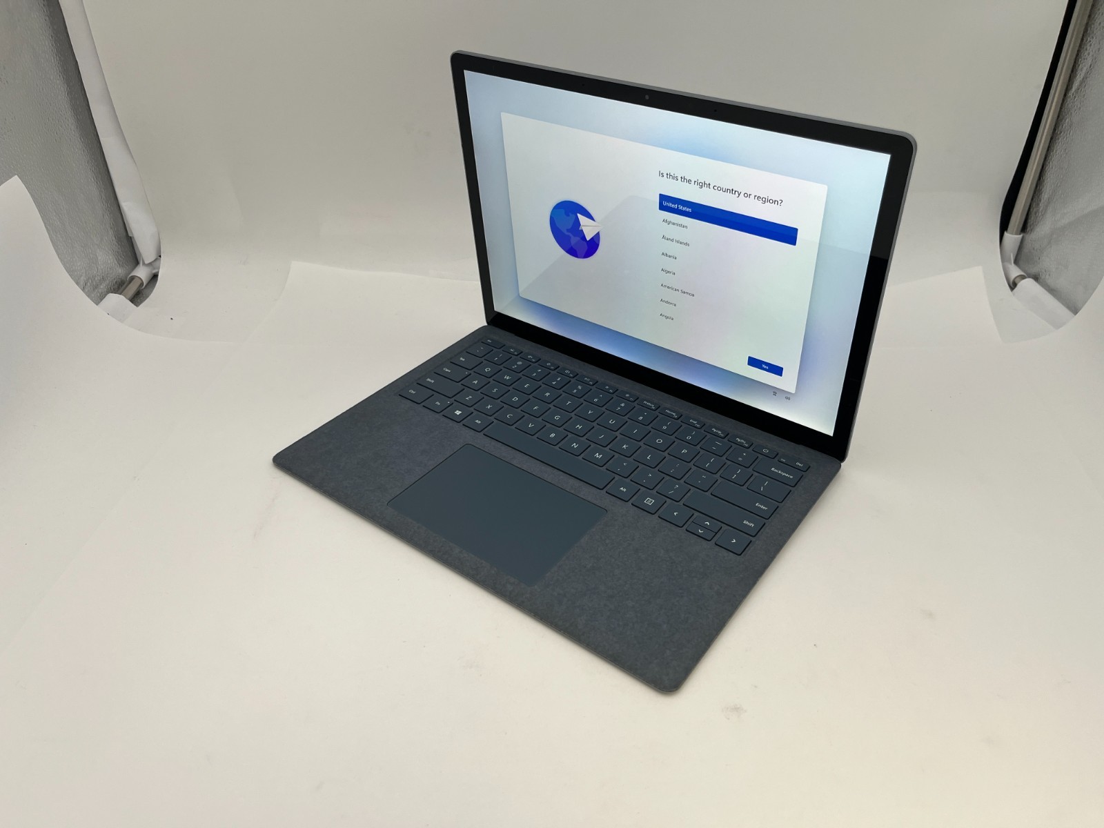 Microsoft Surface Laptop 4 1950 13.5″ Touch i5-1145G7 16GB RAM 500GB NVME