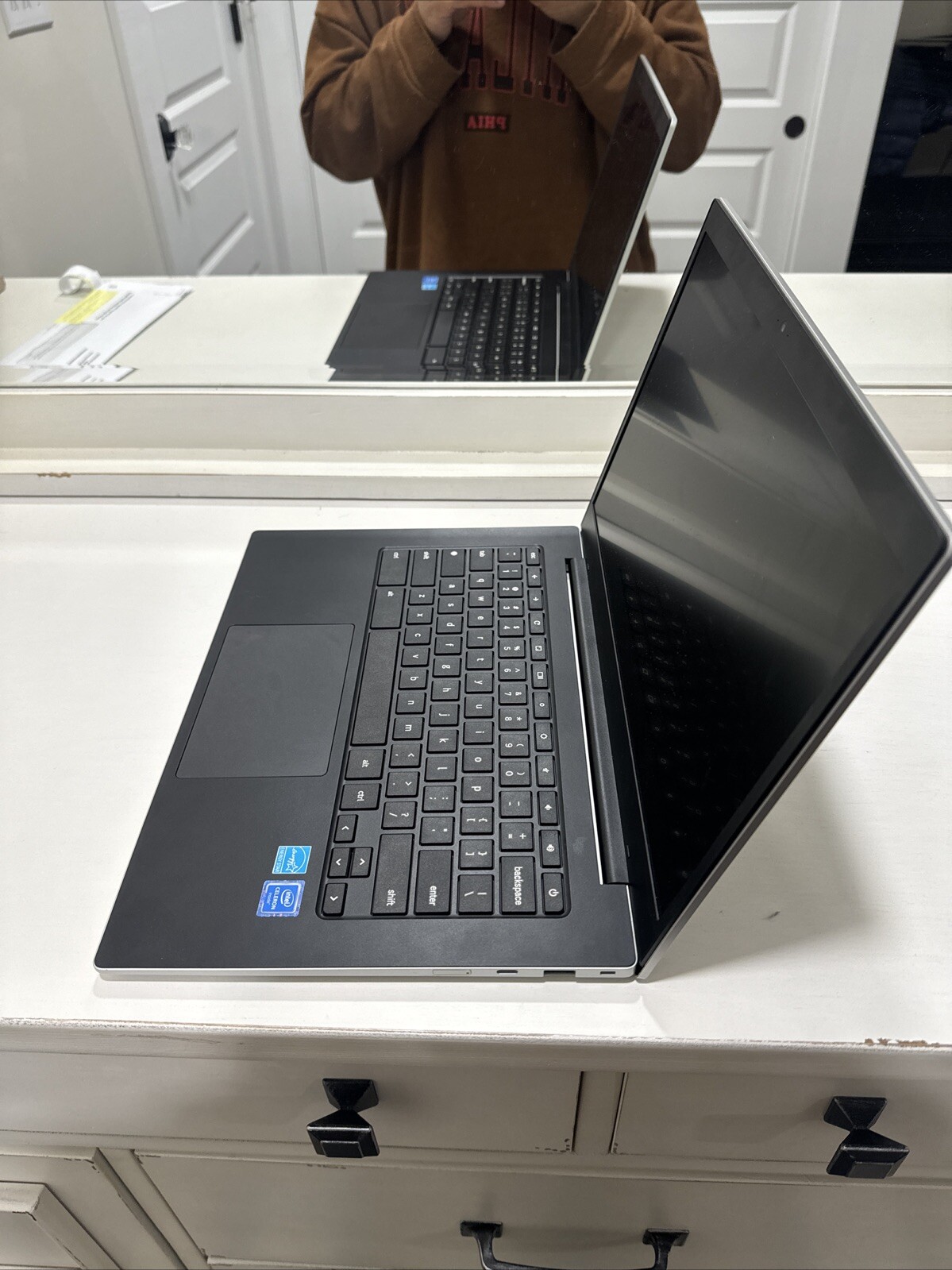 Samsung Galaxy Chromebook Go 14″ (64GB SSD, Intel Celeron N4500, 1.10 GHz, 4GB)