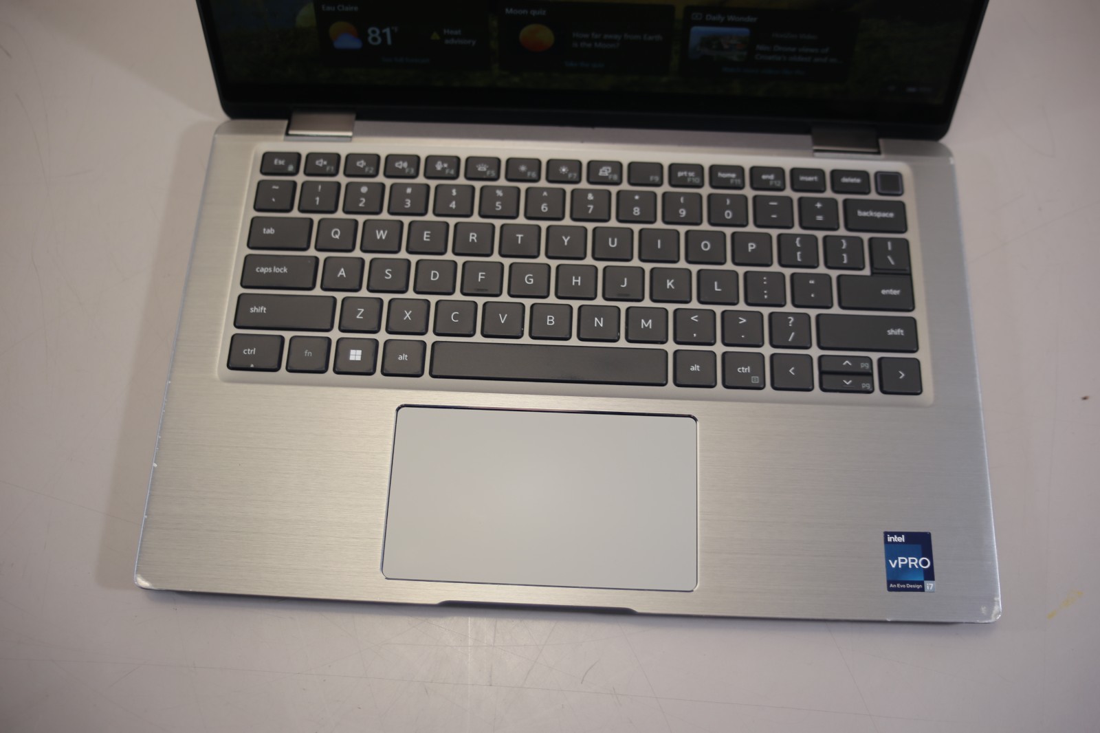 Dell Latitude 7430 Core i7-1265U 16GB Ram 256 GB NVMe Win 11P 2-in-1 Touchscreen