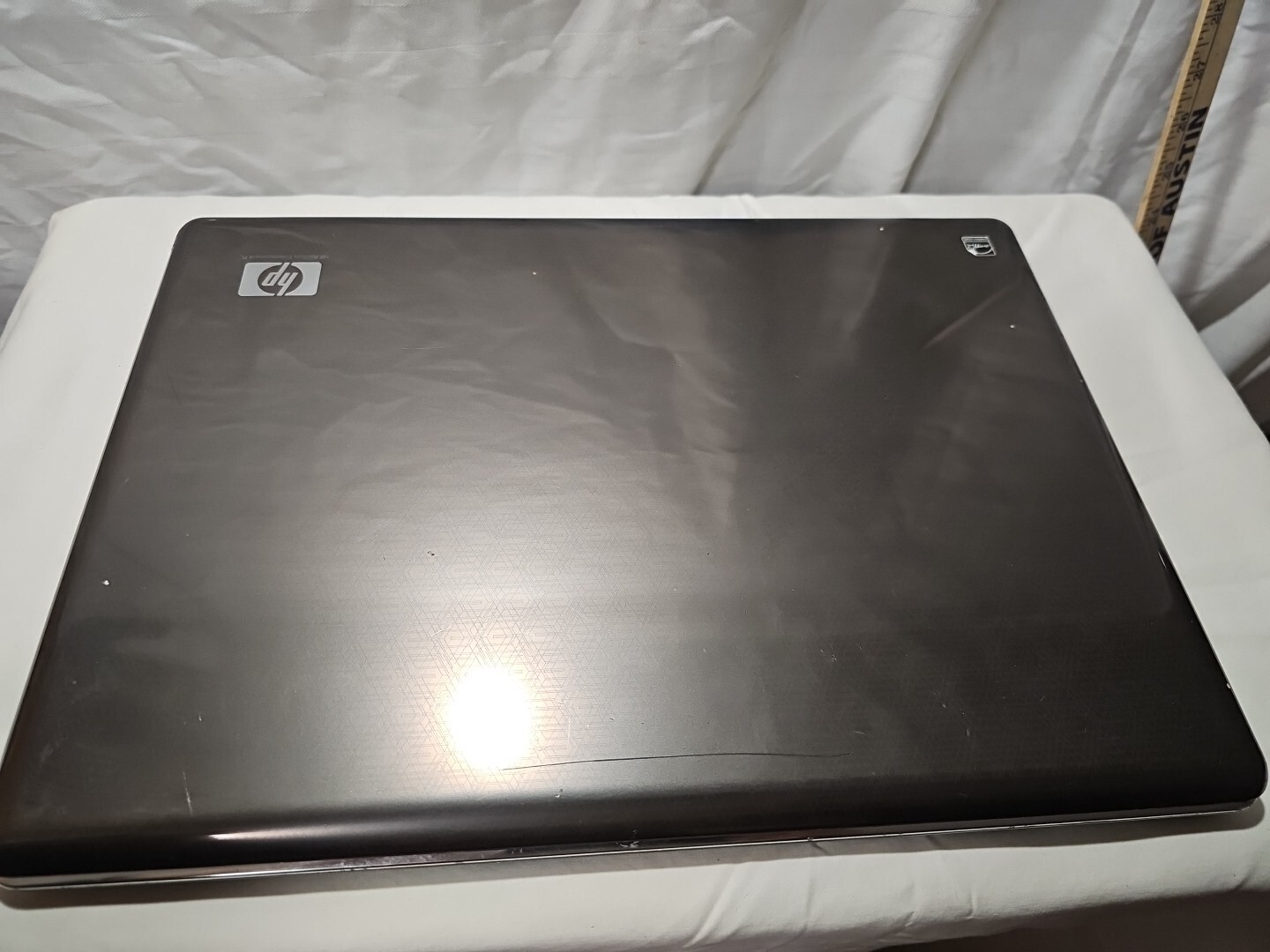 HP PAVILLION dv7-1260us. PARTS OR REPAIR. 17” SCREEN.