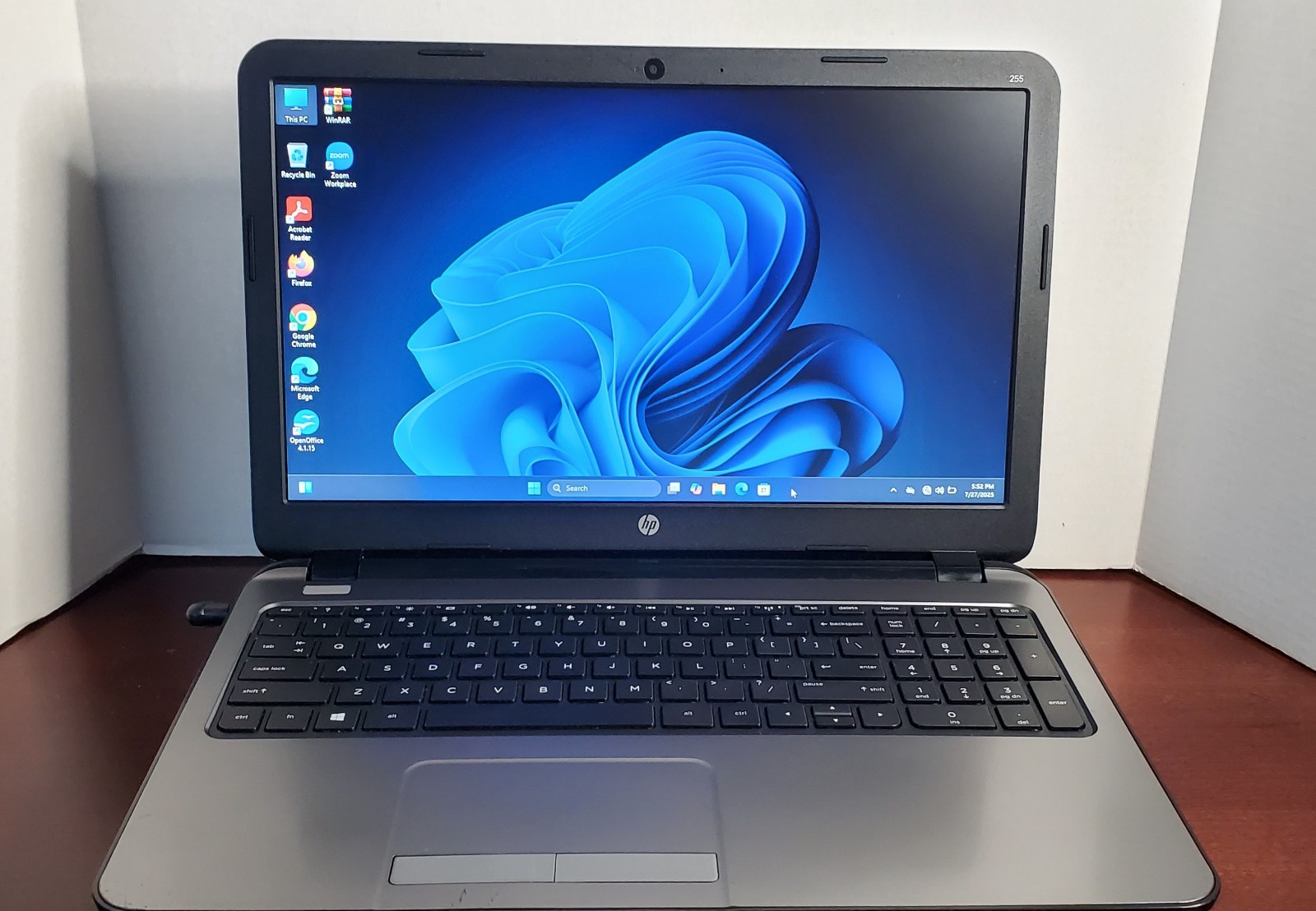 HP 255 G3 AMD E1 1.35GHz / 8GB / 240GB SSD / Windows 11 Pro