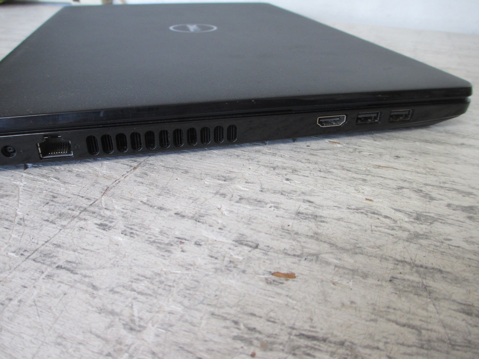 Dell Inspiron 15 3567 15.6″ i3-7130U 2.7GHz 8GB/250GB Webcam Laptop Windows 11