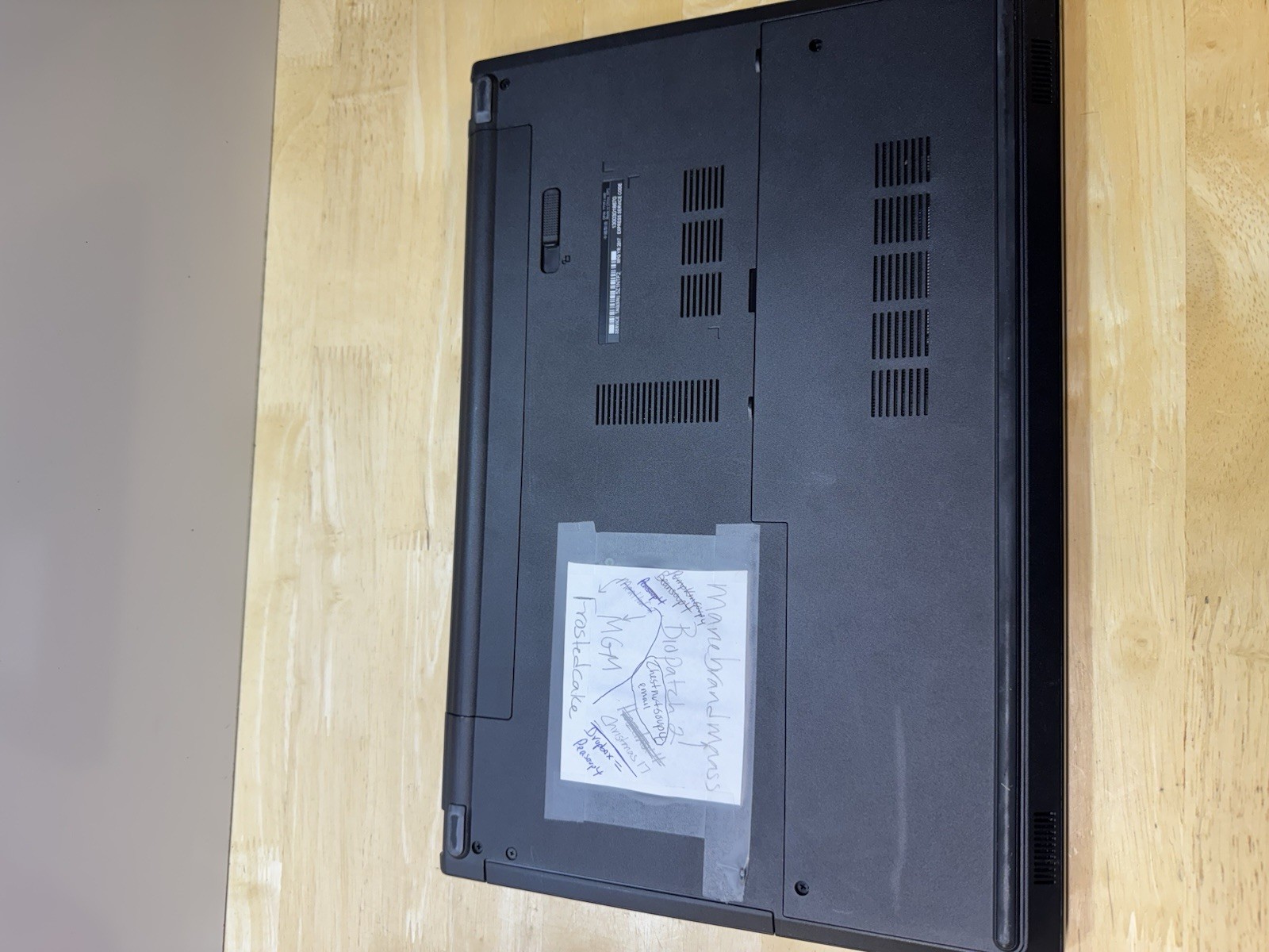 Dell laptop with a 7th Gen Intel Core i3 processor Untested (no Power Supply)