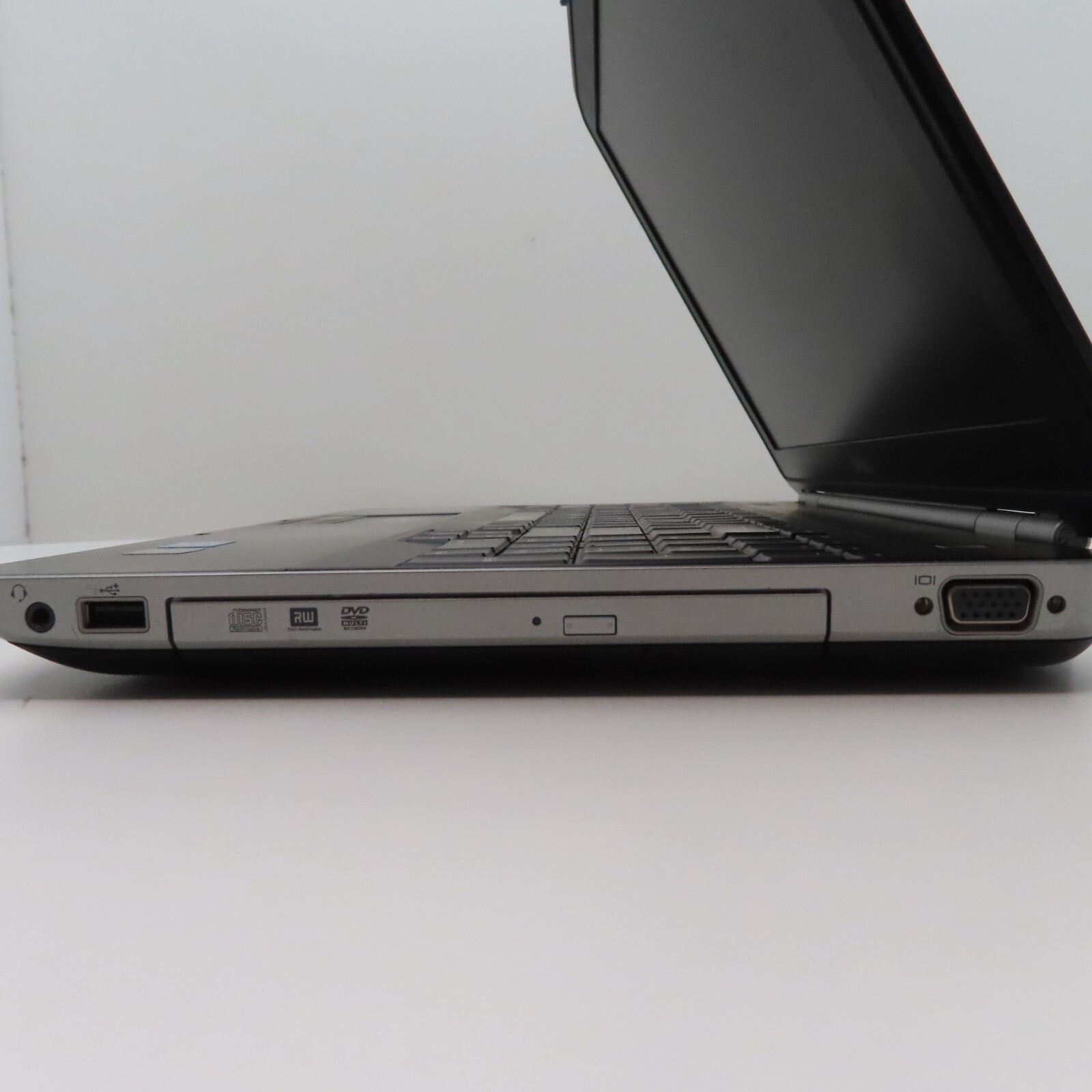 Dell Latitude Laptop Intel Core i5 2.50GHz 2 Cores 4GB DDR3 SDRAM