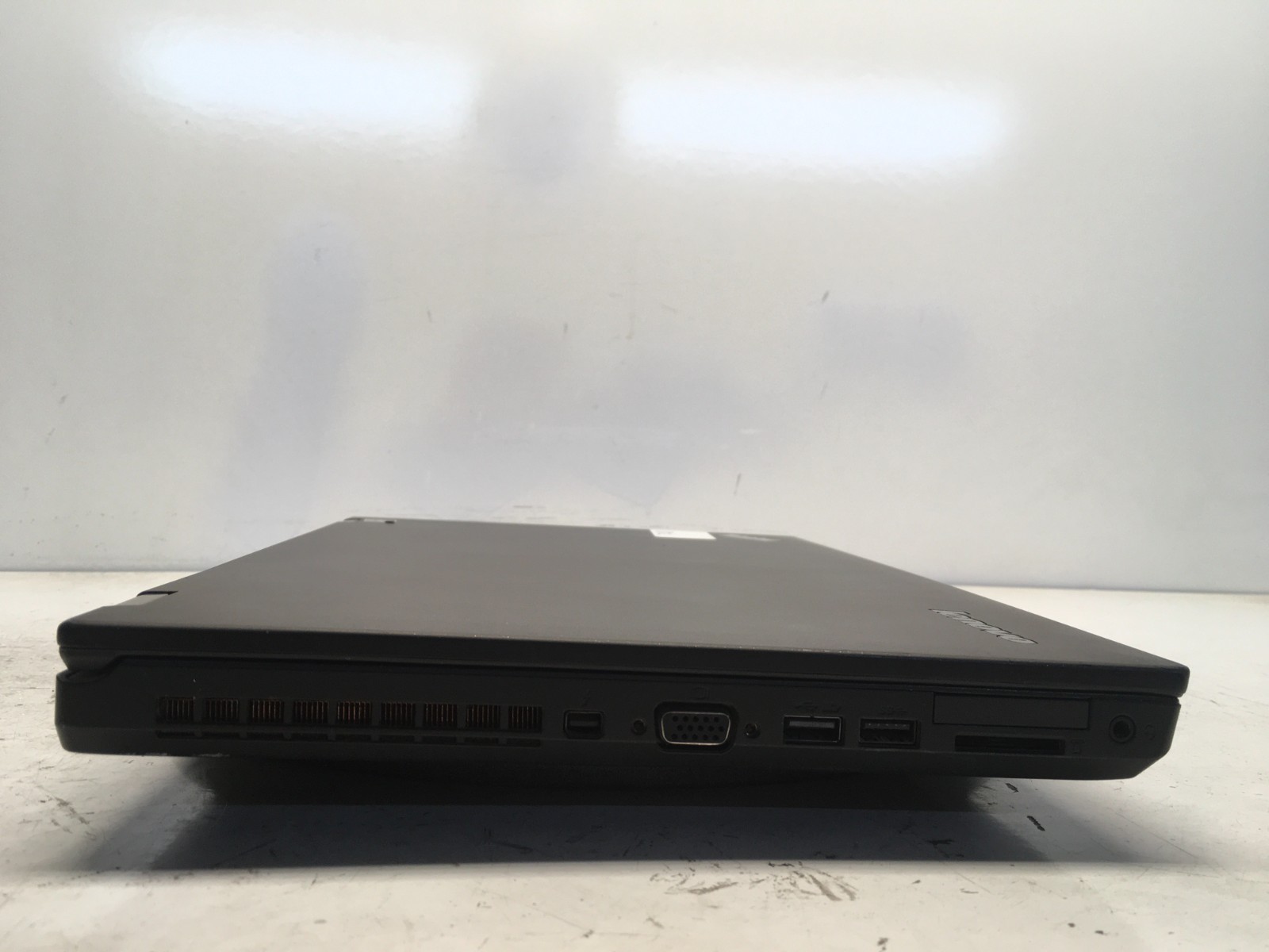 Lenovo ThinkPad E550 Intel i3 NO RAM NO HDD NO BAT – FOR PARTS
