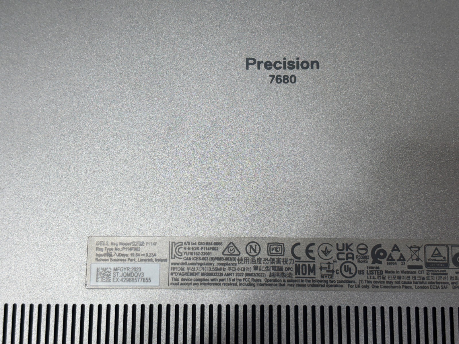 Dell Precision 7680 Workstation i5-13600HX 16GB 256GB RTX A1000 6GB Win11 +Dock