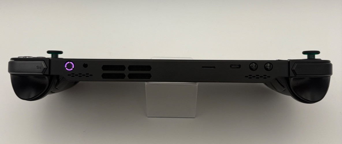 Lenovo Legion Go 8.8 in (1TB SSD, AMD Ryzen Z1 Extreme, 3.3GHz, 16GB RAM)