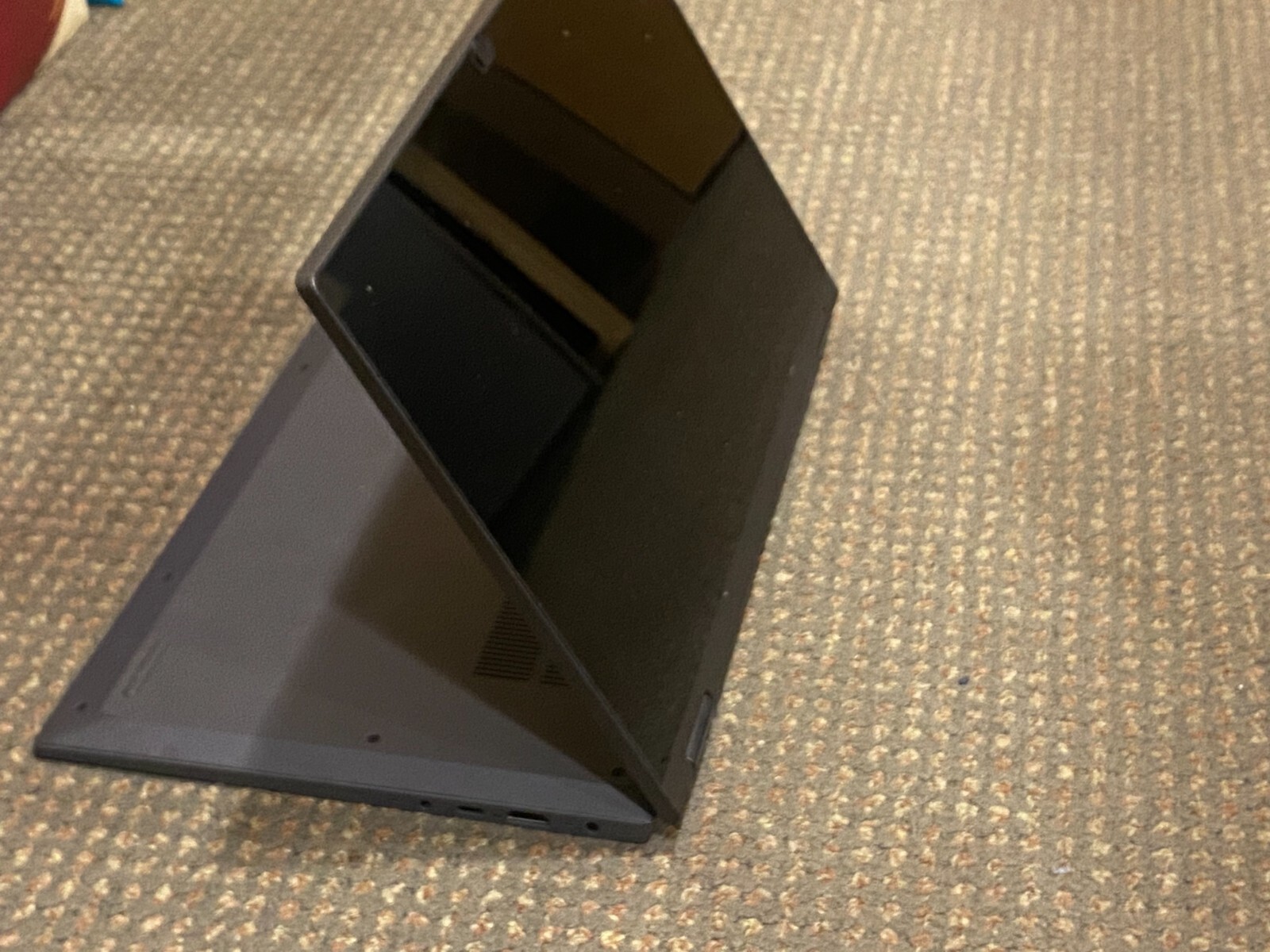 Lenovo ThinkPad Flex 5 14″ Graphite Grey 4GB RAM AMD Ryzen 3 3Cell Battery
