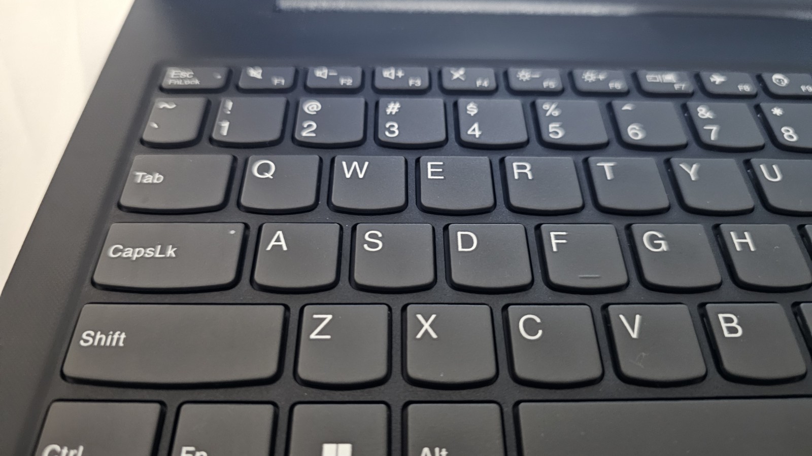 Lenovo V15 G4 AMN 15.6″ Laptop AMD Ryzen 3 7320U 16GB/256GB Win11 Pro