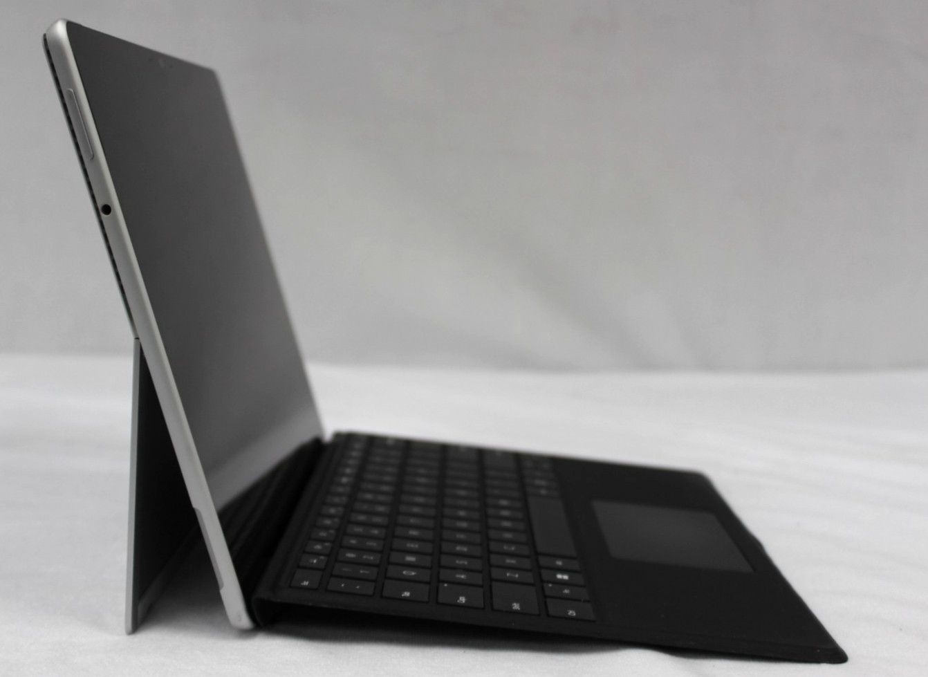 Microsoft Surface Pro 8 i7‑1185G7 16GB 1TB SSD 2‑in‑1 Tablet Iris Xe Graphics