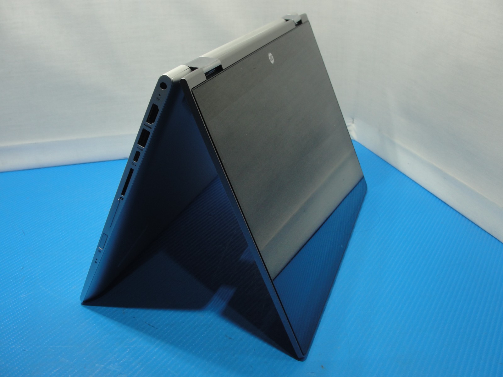 HP Pavilion x360 14-CD2053CL Touch i5-10210U 1.6 GHz 8GB 256GB SSD + Charger