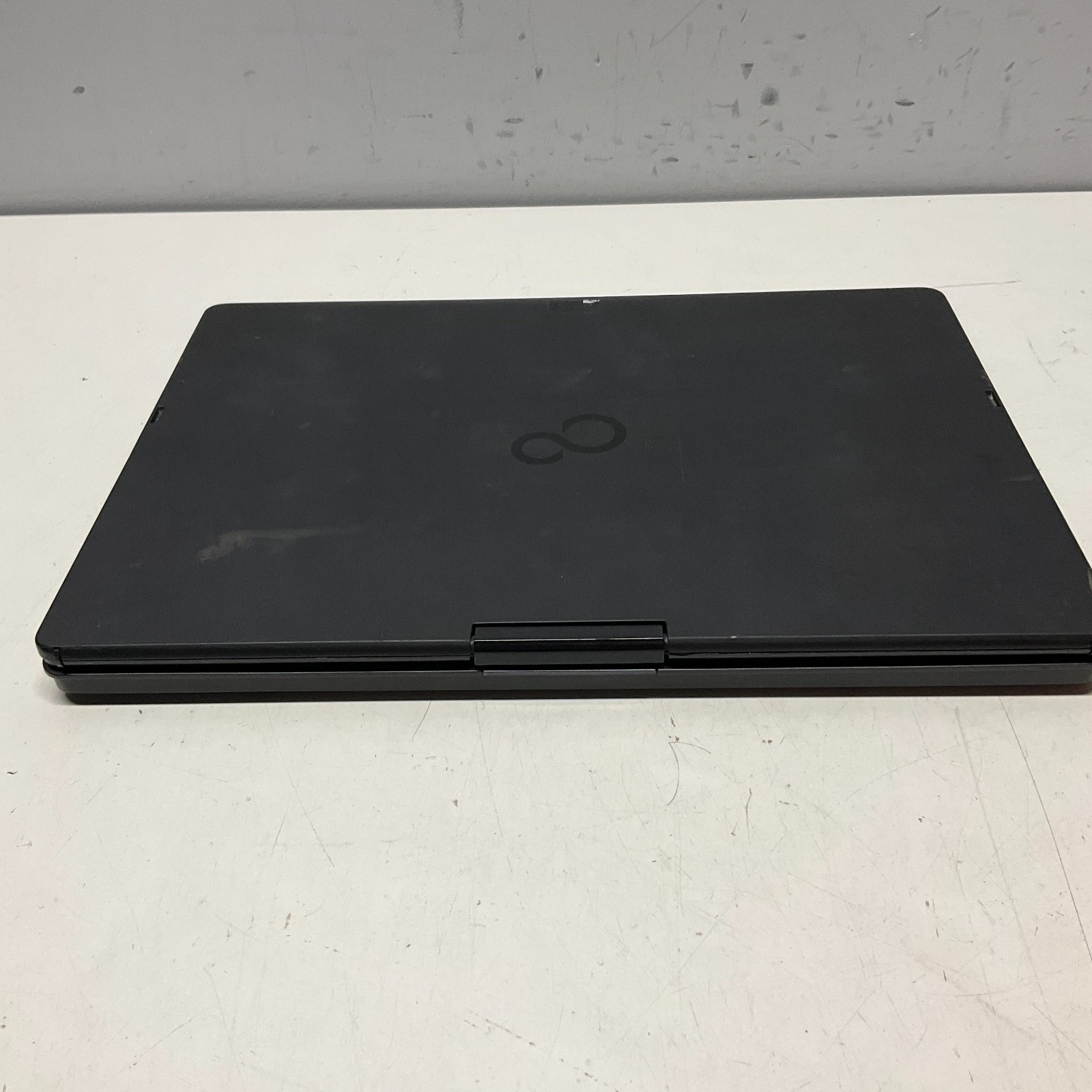 Fujitsu Lifebook T939 Laptop Intel Core i5-8265U @ 1.60 GHz 8GB 256GB SSD NO BAT