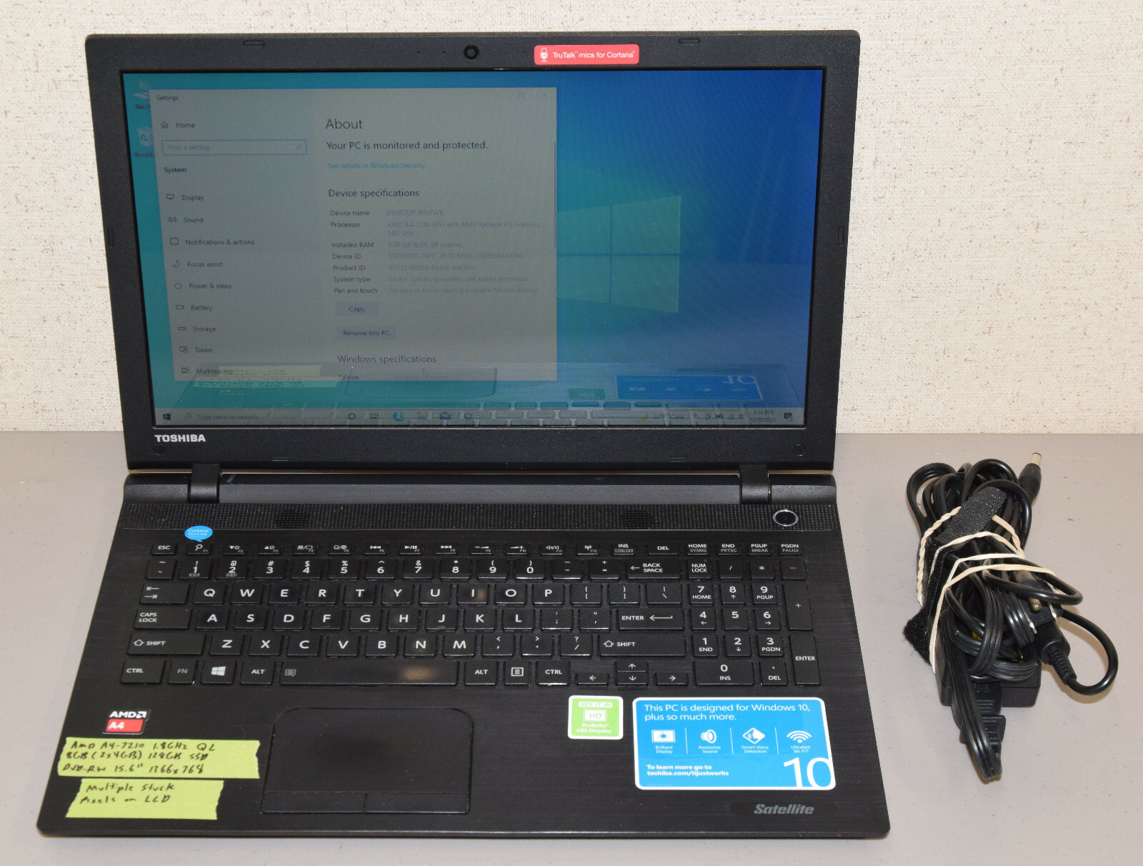 FLAWED LCD Toshiba Satellite C55D-C5271 15.6″ AMD A4-7210 1.8GHz Quad Core 8GB