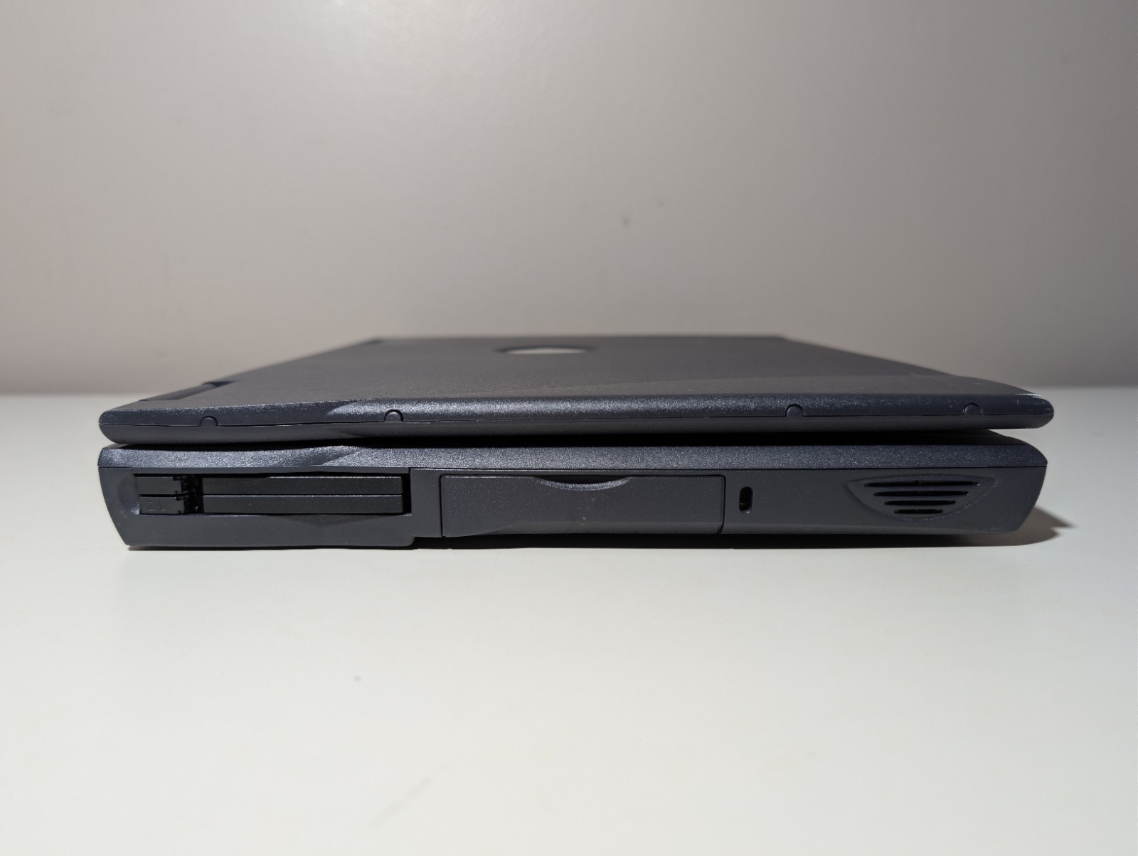 Read! DELL LATITUDE C600 | PENTIUM III 256MB RAM 20GB HDD | Windows 98 SE ATI