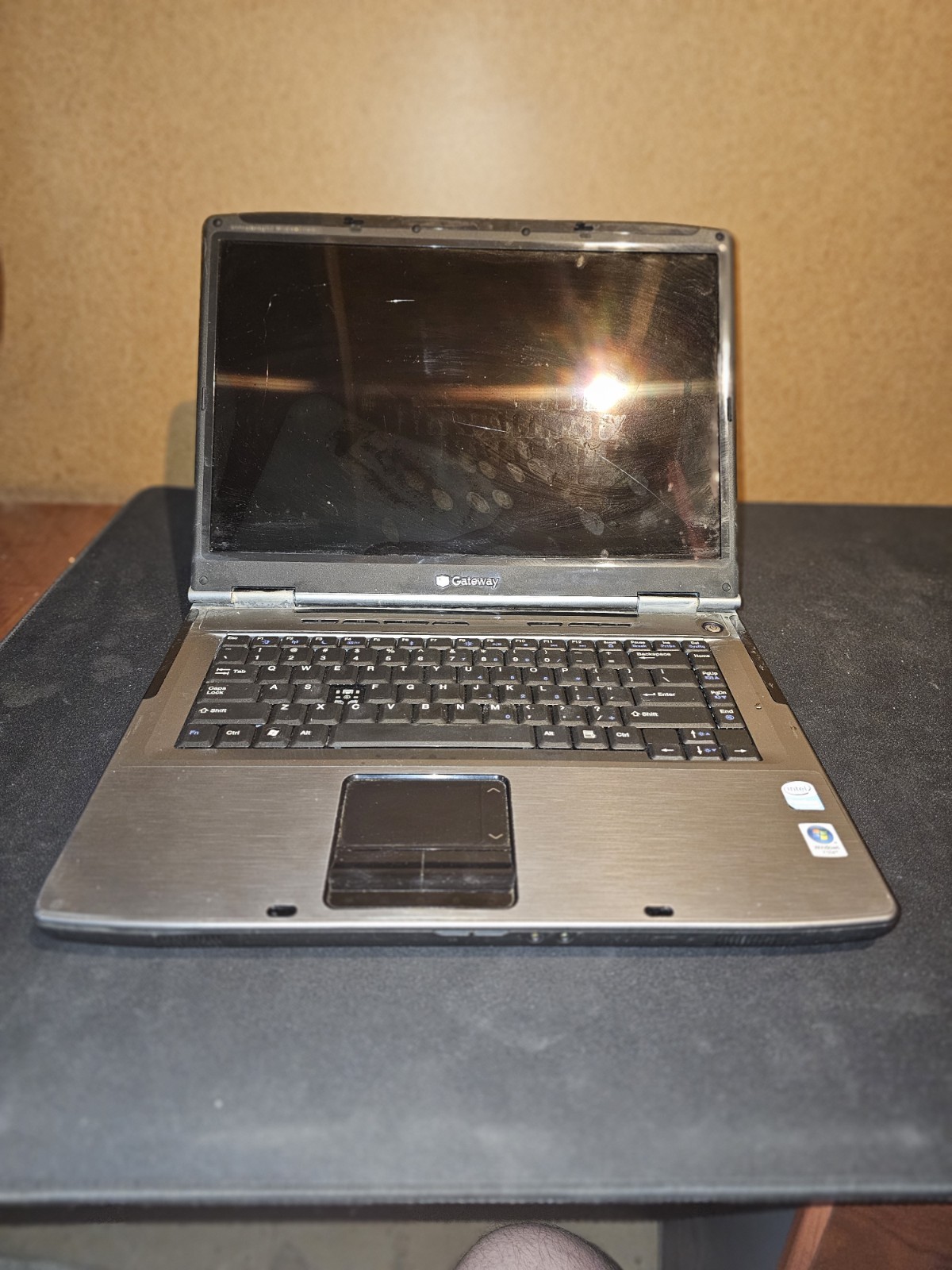 Gateway MT6723 15.4″ Pentium T2310 Laptop NoteBook FOR PARTS NOT WORKING