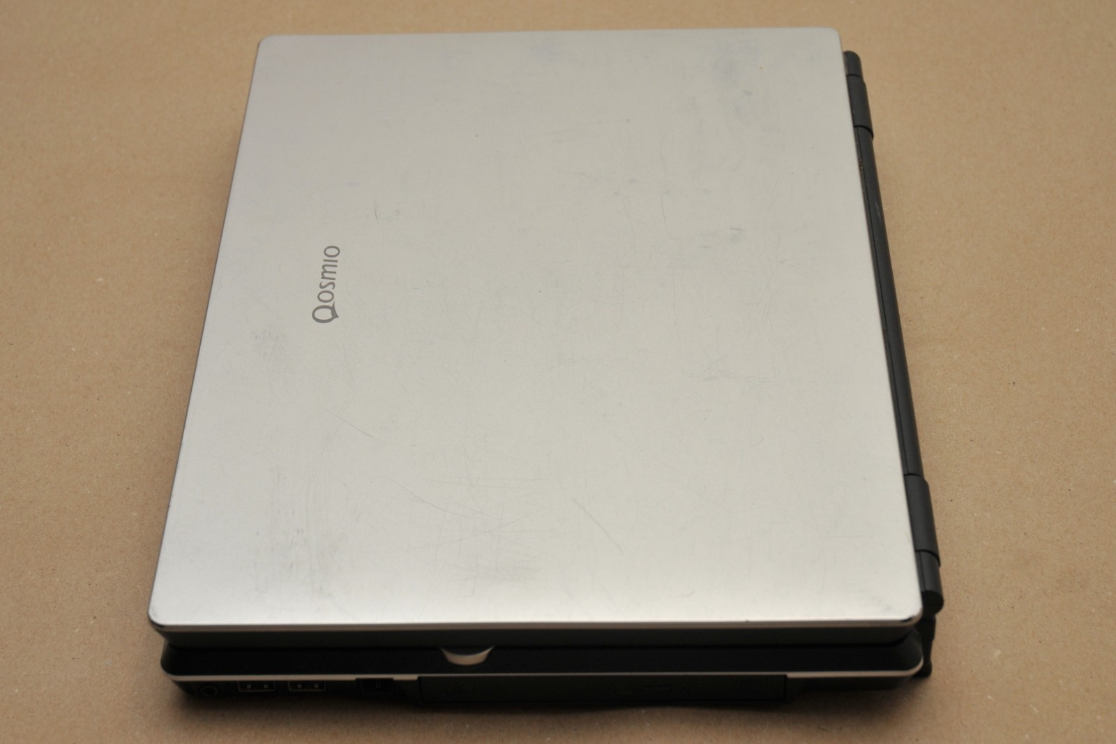 Toshiba Qosmio F25-AV205 Pentium M GeForce 6600 Go 64GB SSD 1GB RAM NO OS