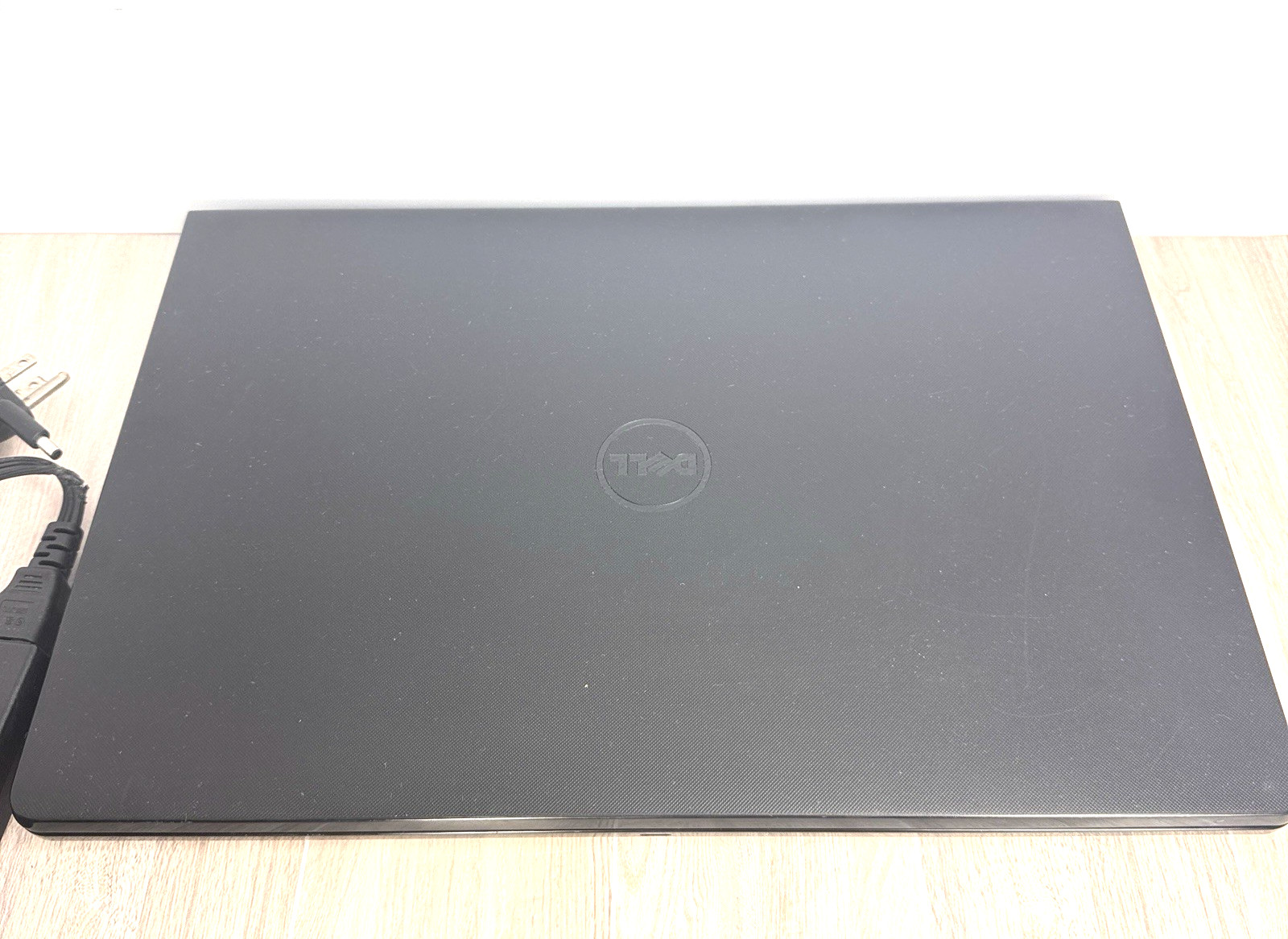 Dell Inspiron 15 3558 Laptop 15.6 i3 5th Gen 1TB Windows 10 Charger READ